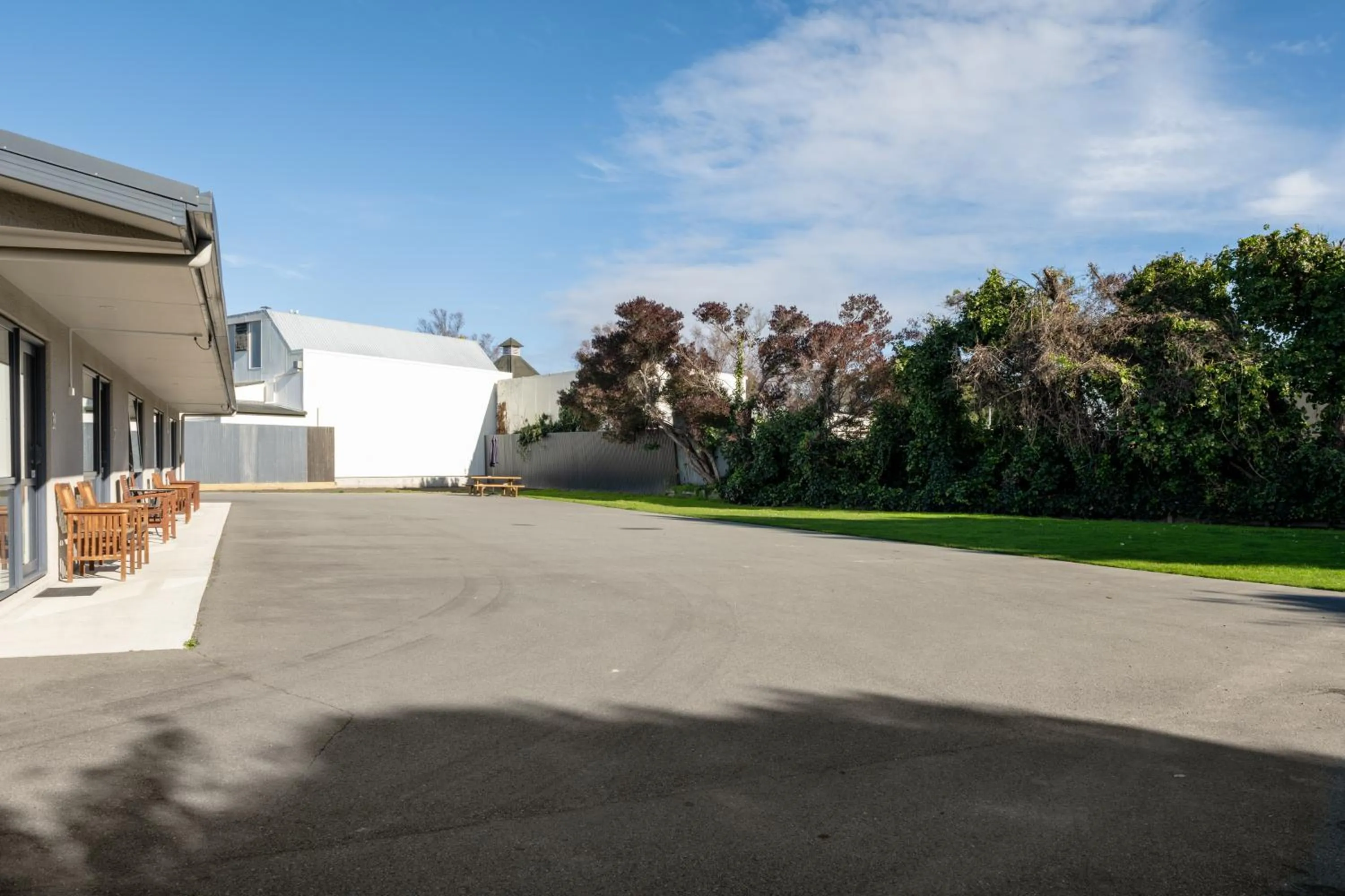 Parking in Grove Park Motor Lodge