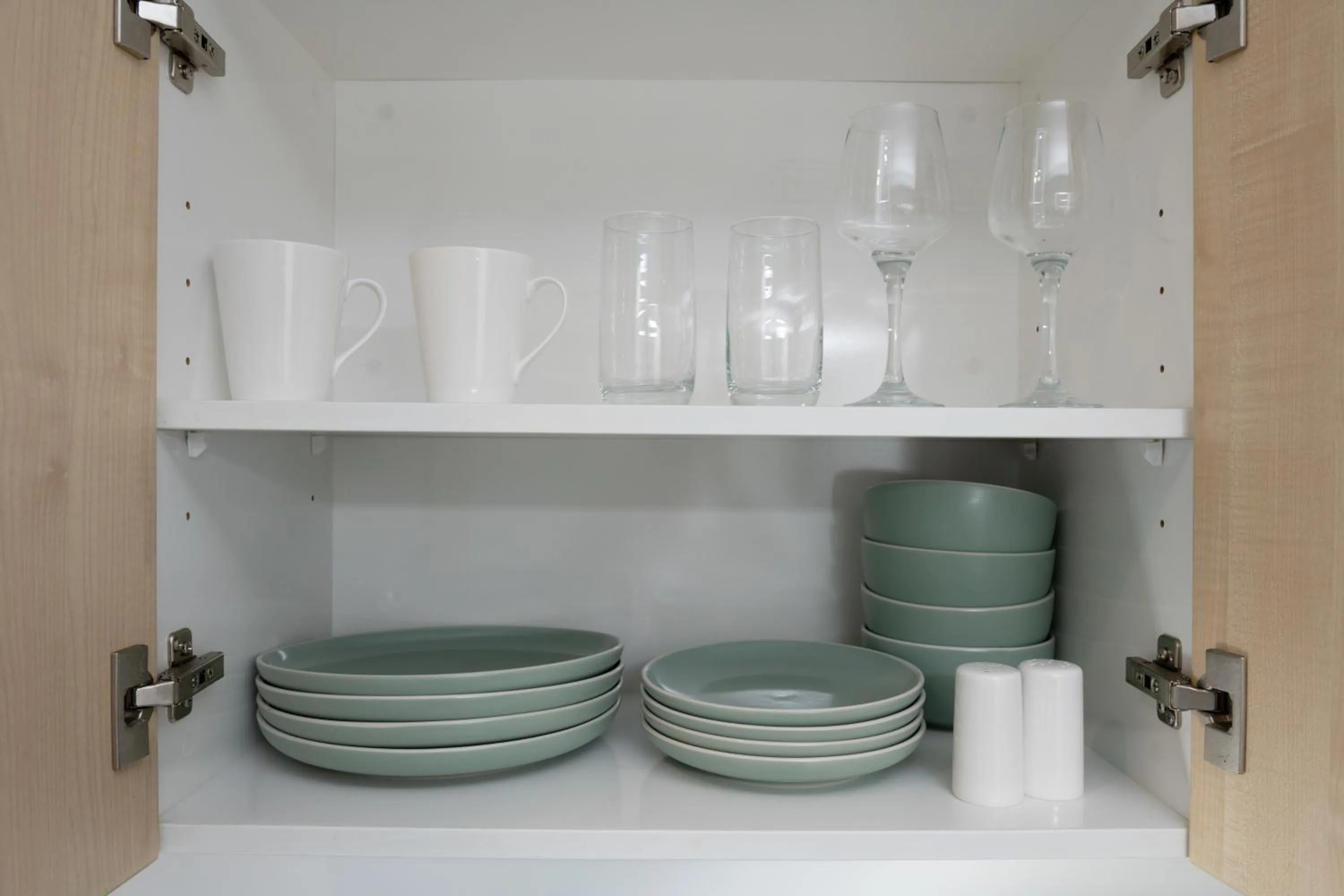 kitchen in Grove Park Motor Lodge