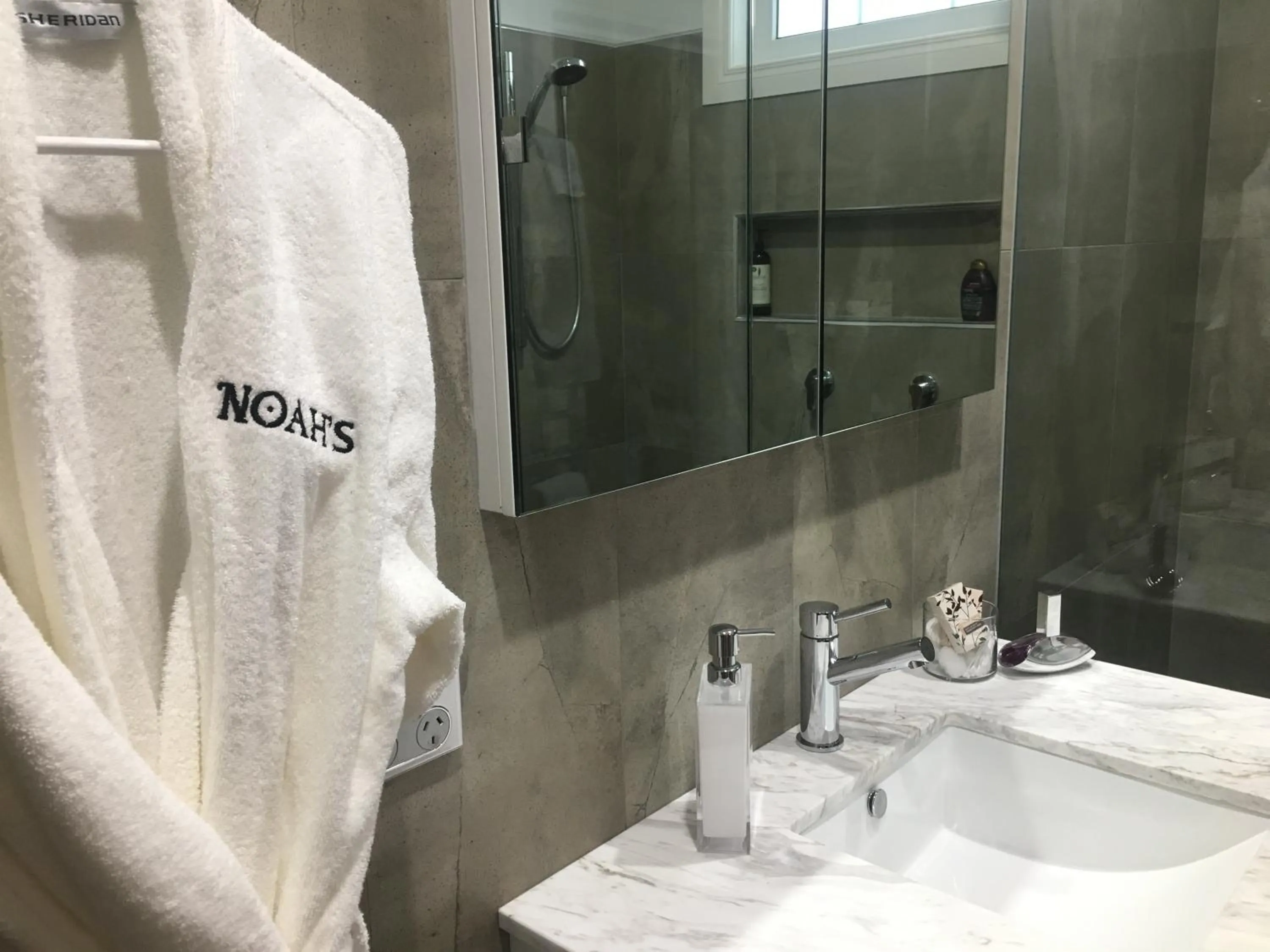 Bathroom in Noah's Stanley Luxury Bed and Breakfast