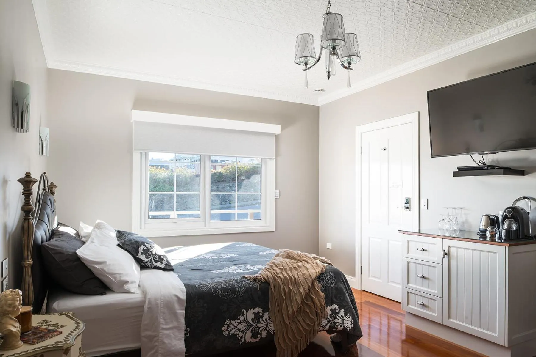 Bedroom in Noah's Stanley Luxury Bed and Breakfast