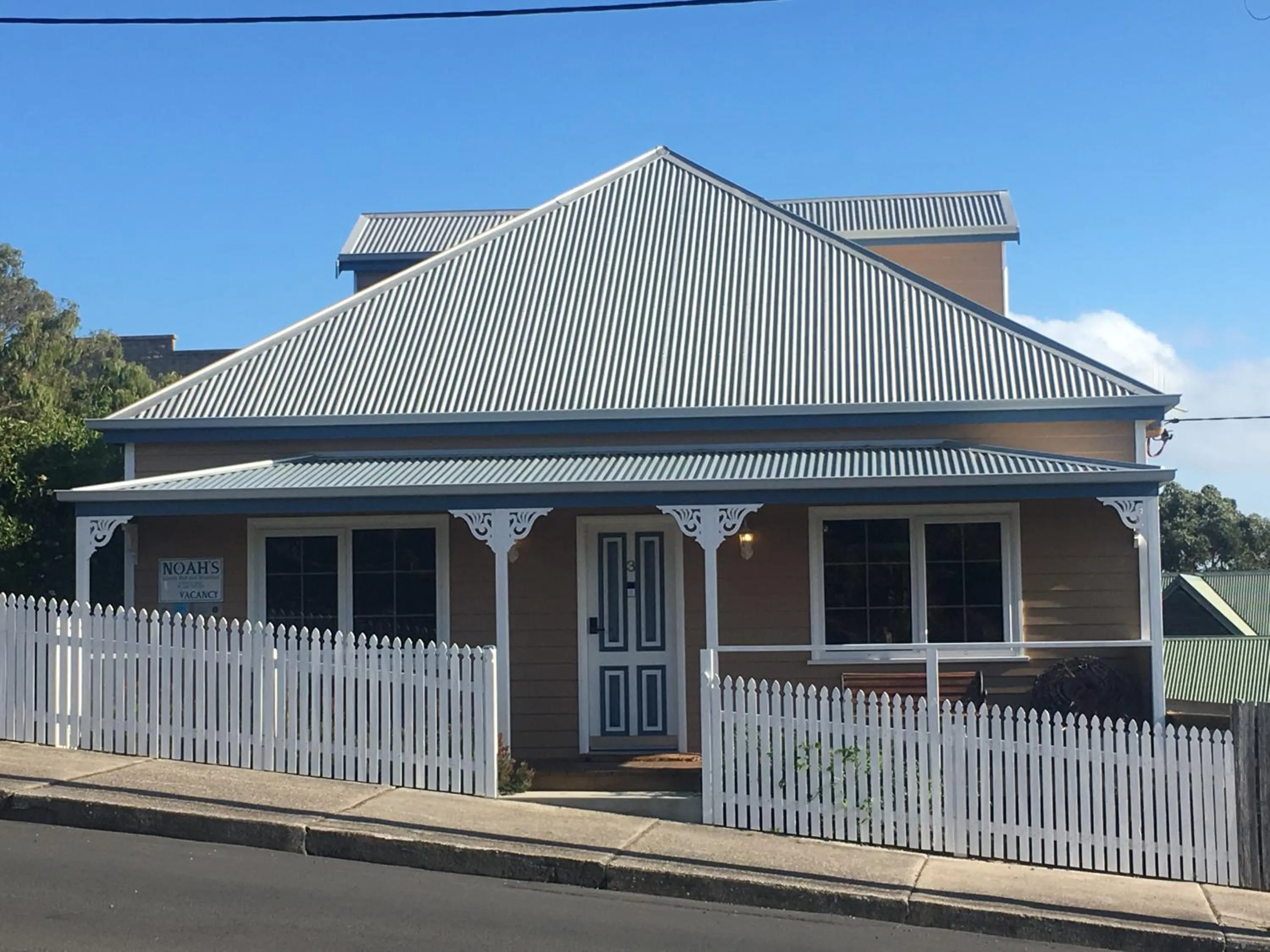 Facade/entrance in Noah's Stanley Luxury Bed and Breakfast