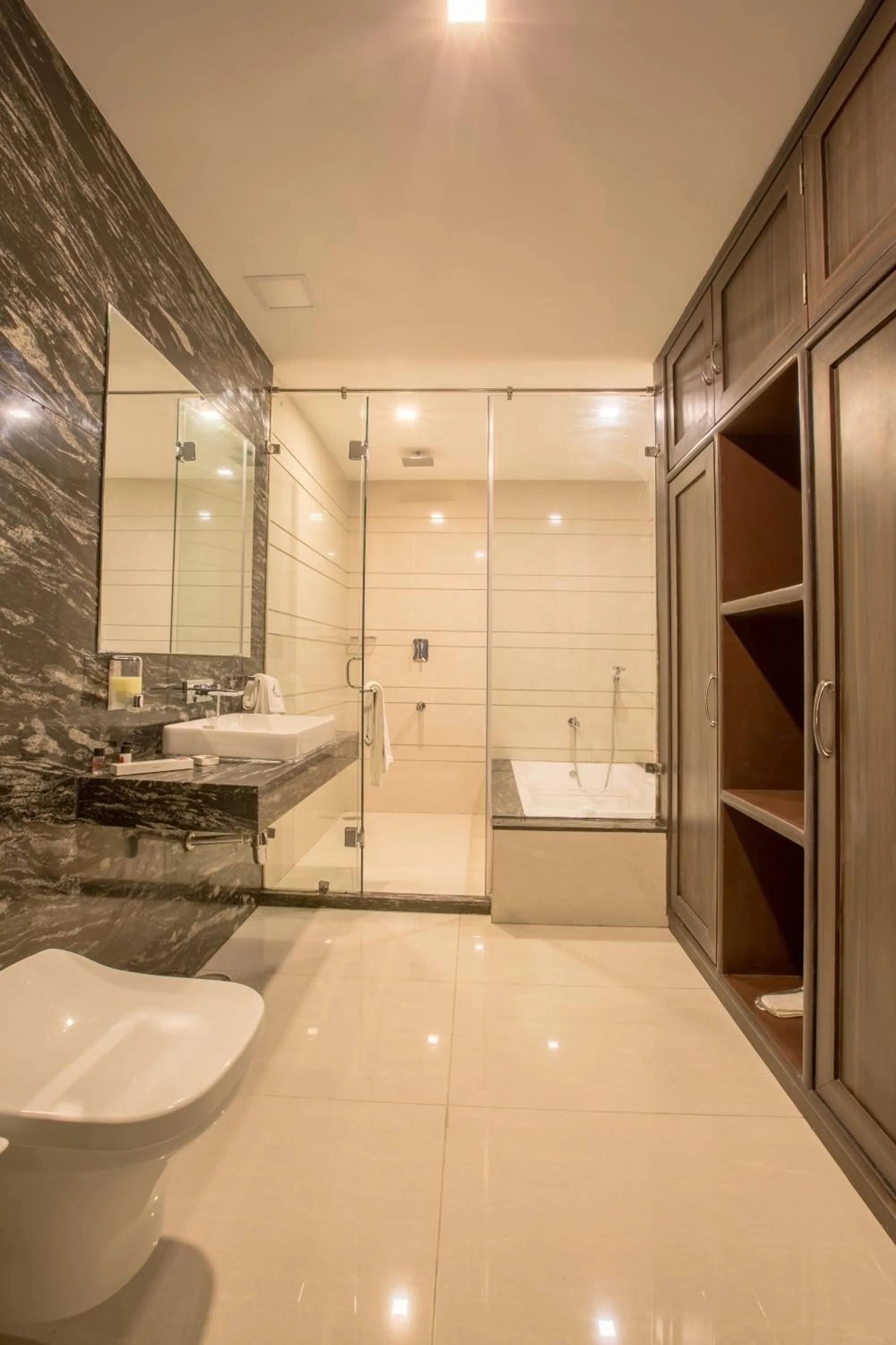 Shower in Brahma Horizon Hotel & Spa - Pushkar