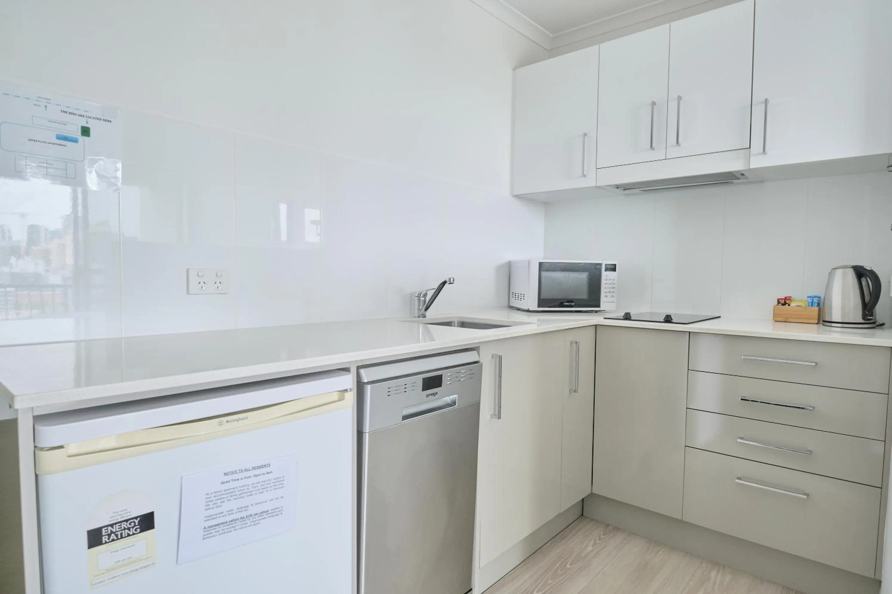 Kitchen or kitchenette in River Plaza Apartments Brisbane Southbank