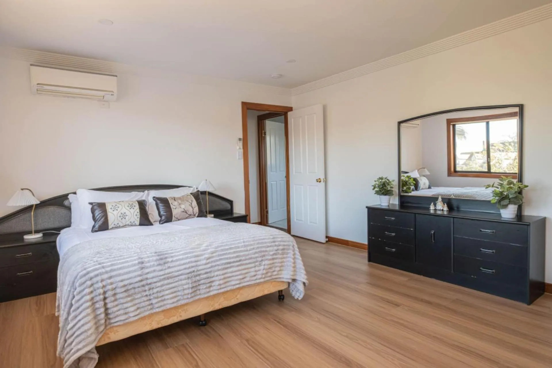 Bed in River Plaza Apartments Brisbane Southbank