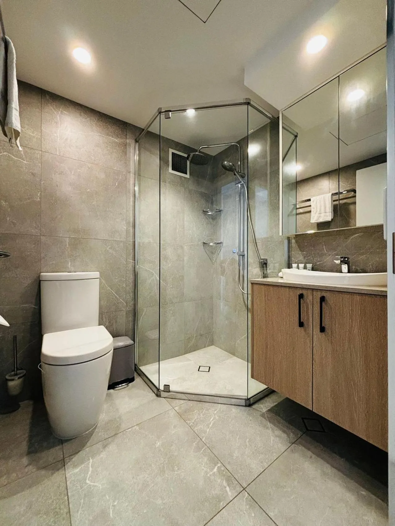 Shower in River Plaza Apartments Brisbane Southbank