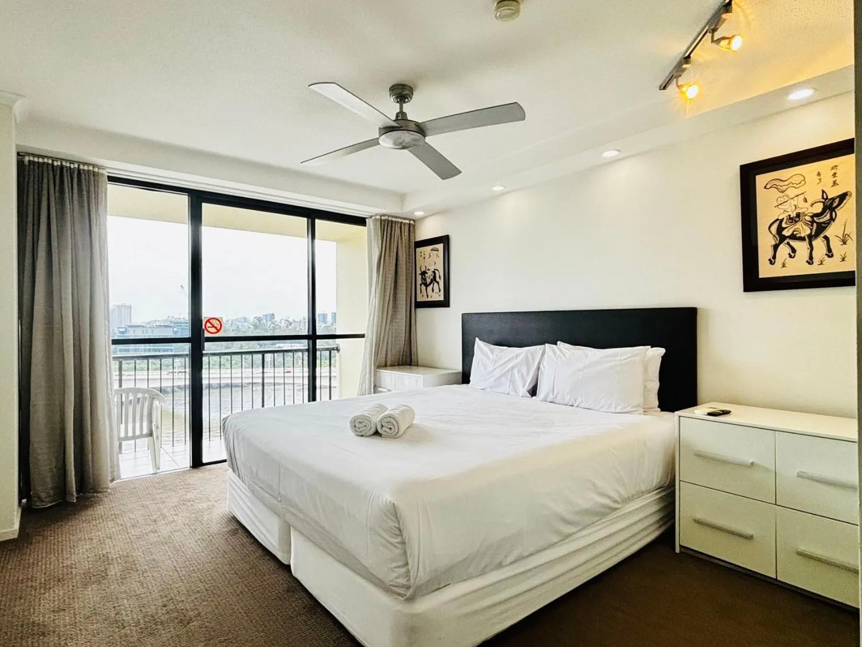 Bed in River Plaza Apartments Brisbane Southbank