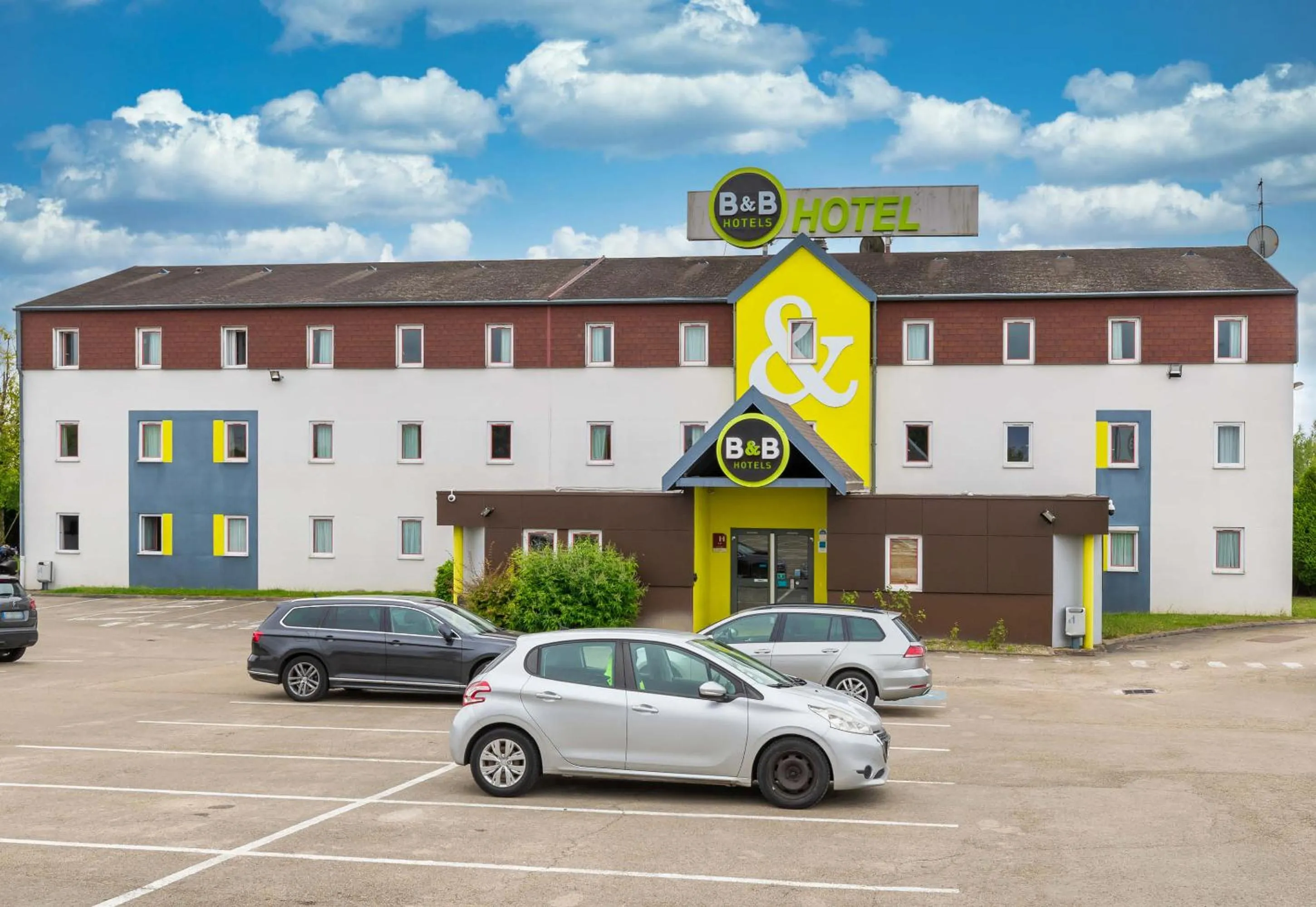 Property building in B&B HOTEL Troyes Saint-Parres-aux-Tertres