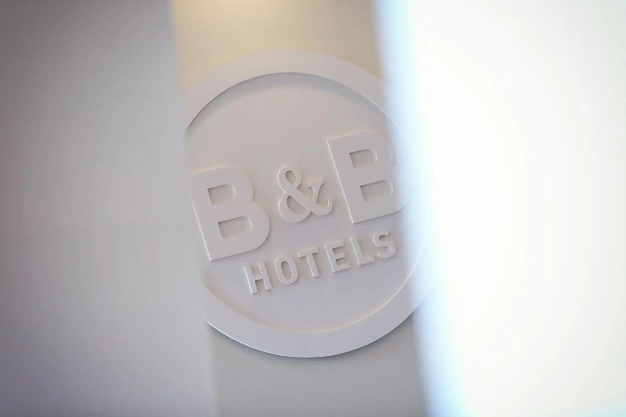 Logo/Certificate/Sign in B&B HOTEL Troyes Saint-Parres-aux-Tertres