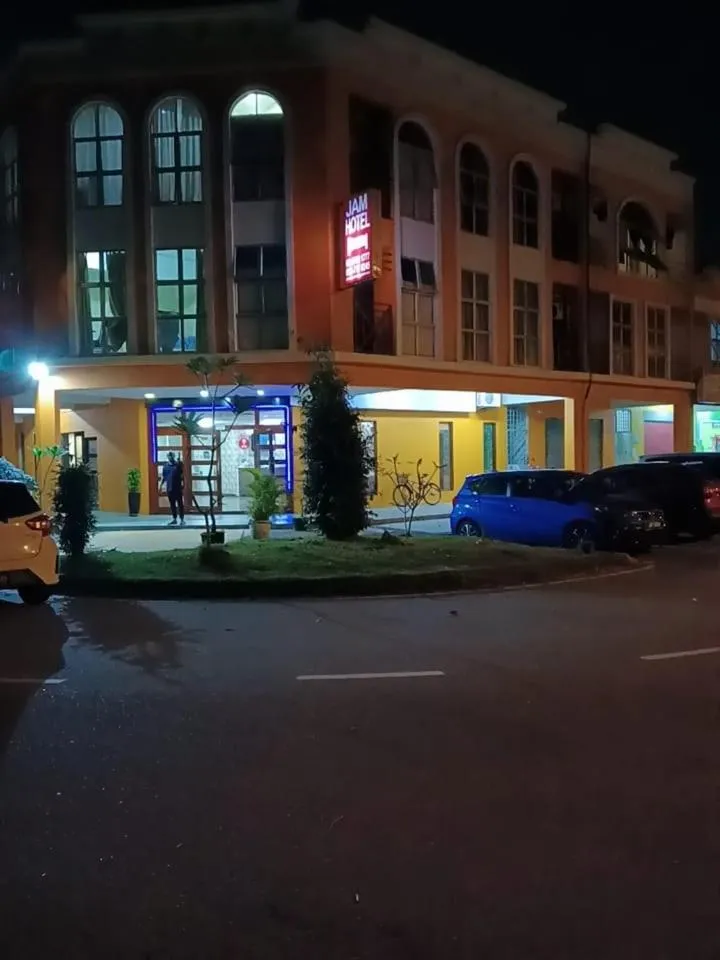 JAM Hotel Kota Warisan Sepang @ ERL Salak Tinggi, KLIA 1-2 & F1