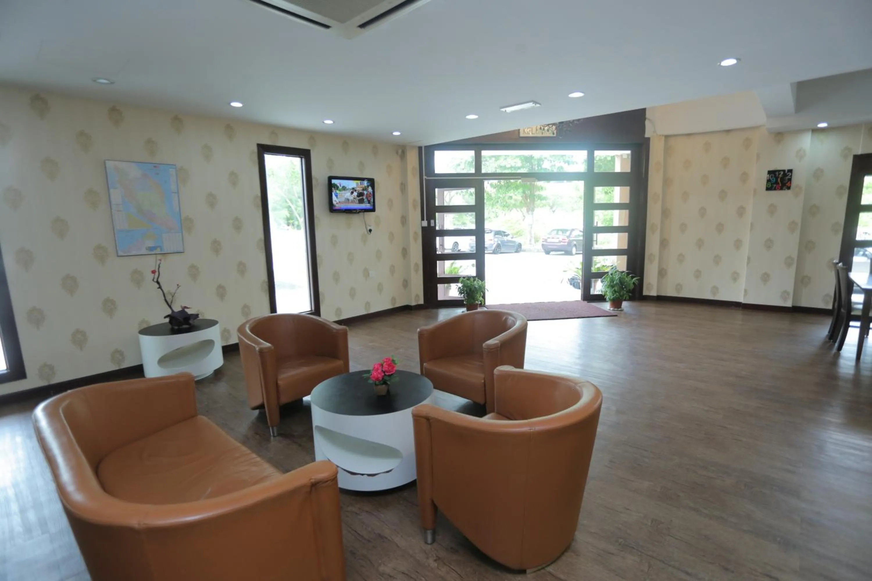 JAM Hotel Kota Warisan Sepang @ ERL Salak Tinggi, KLIA 1-2 & F1