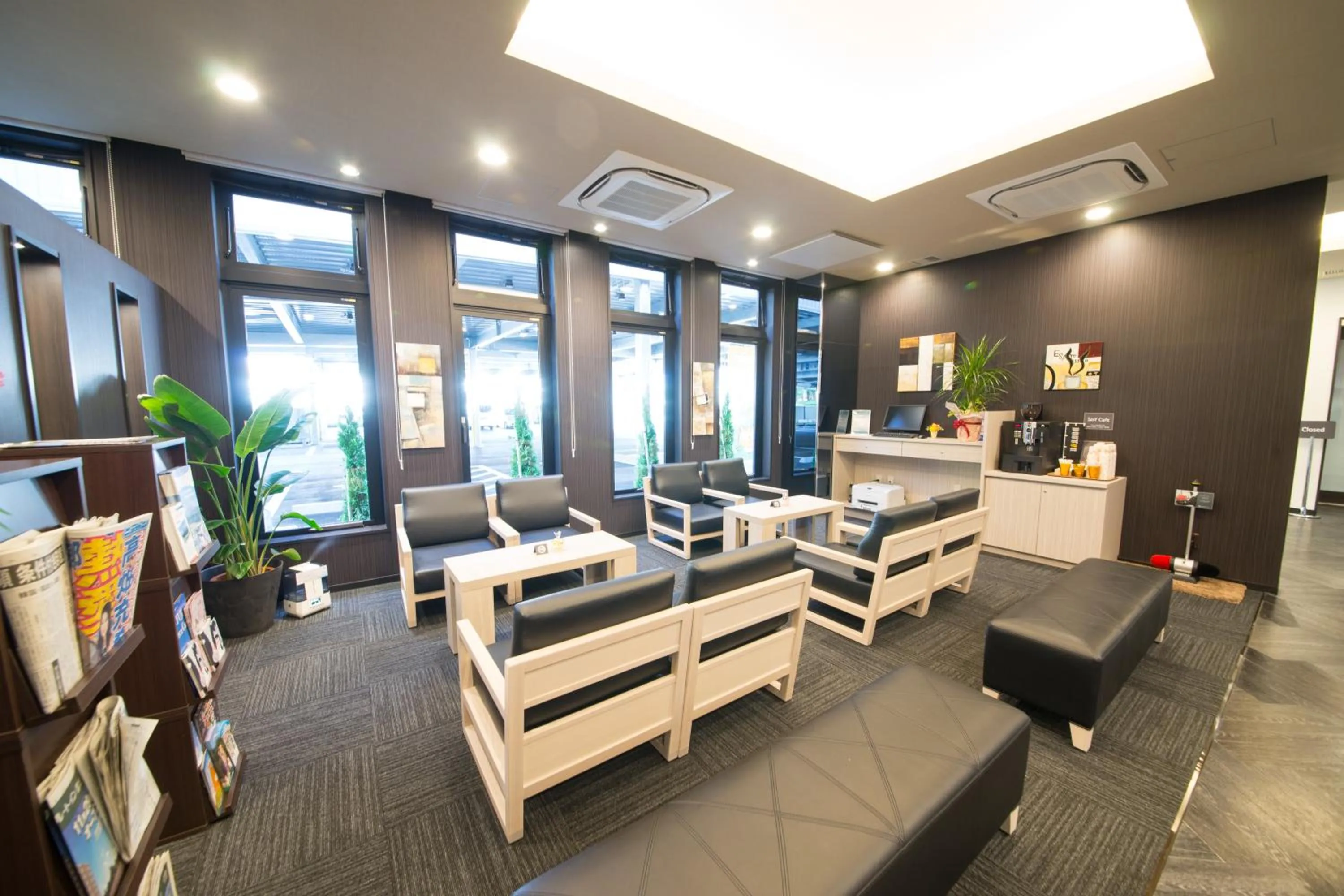 Lounge or bar in Hotel Route-Inn Fuji Chuo Koen Higashi