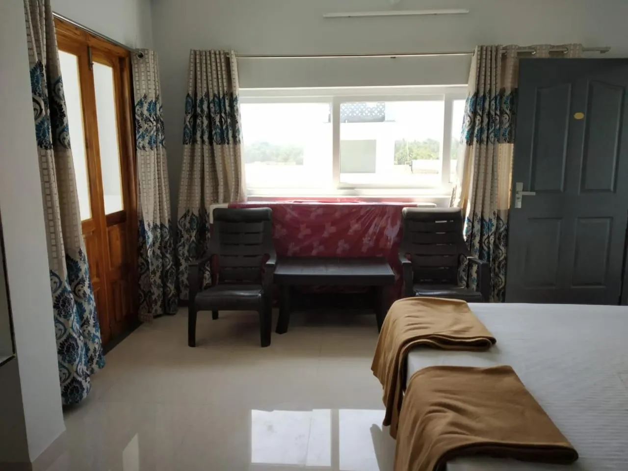 Living room, Bed in Quiet Home