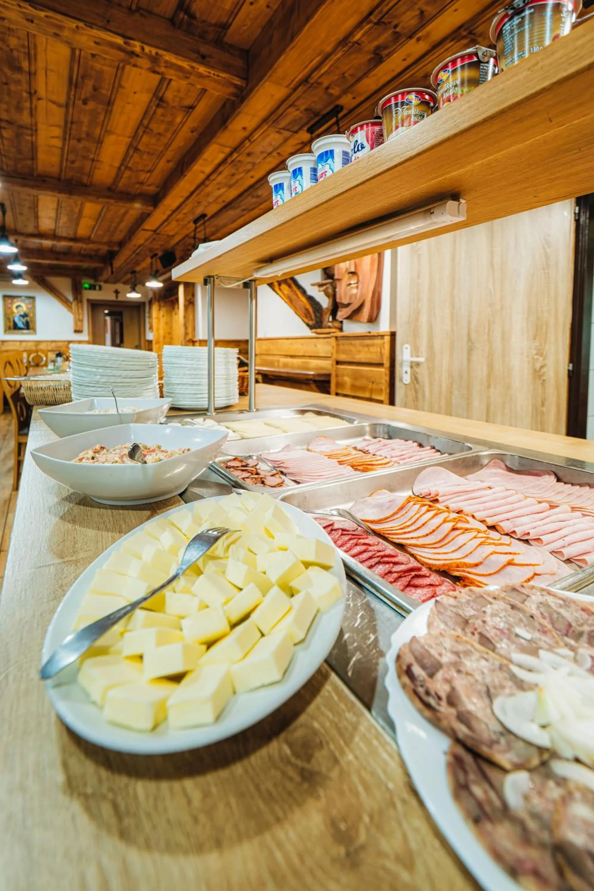 Buffet breakfast in Chata Pieniny