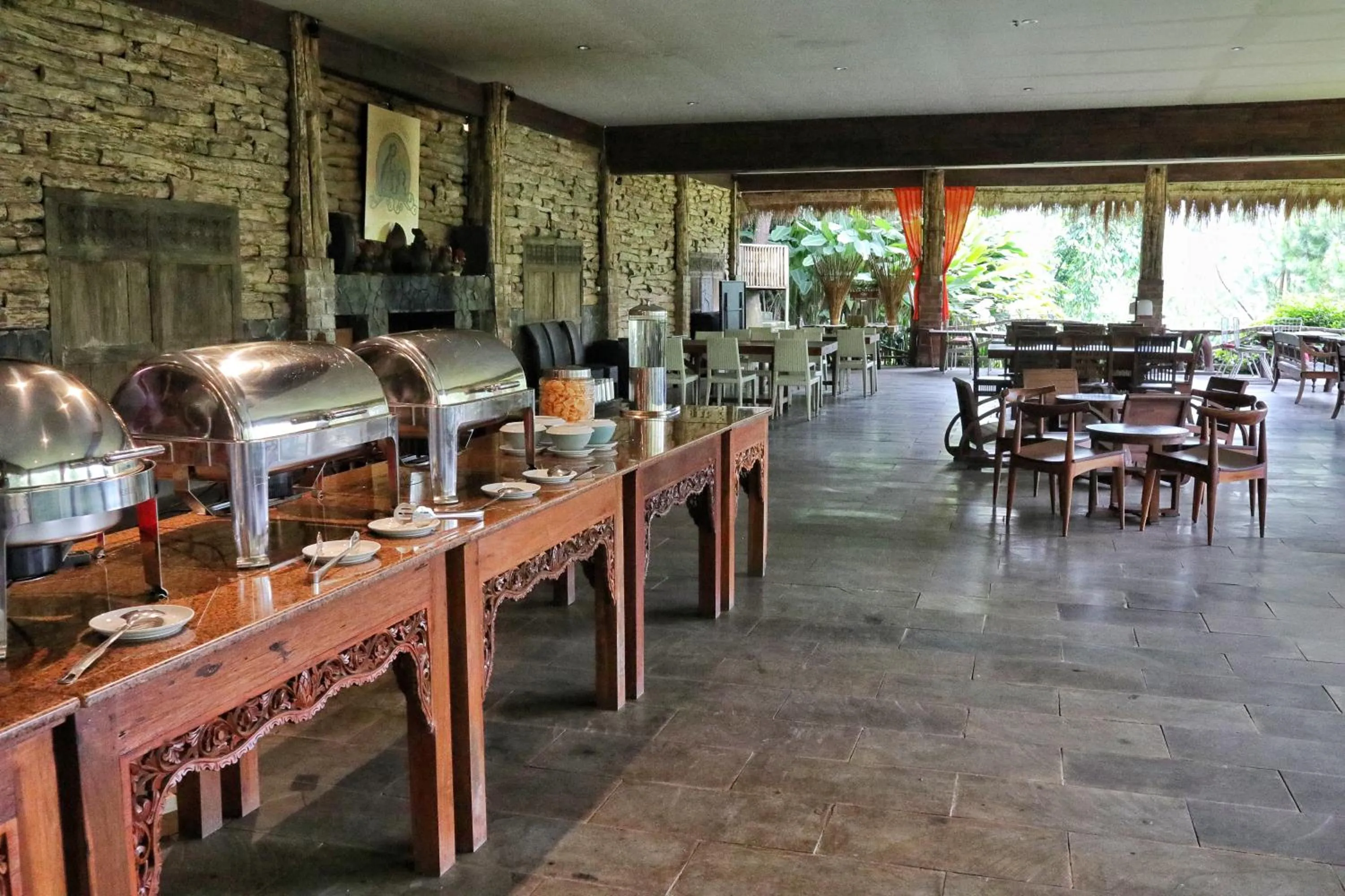 Restaurant/places to eat in The Lodge Maribaya