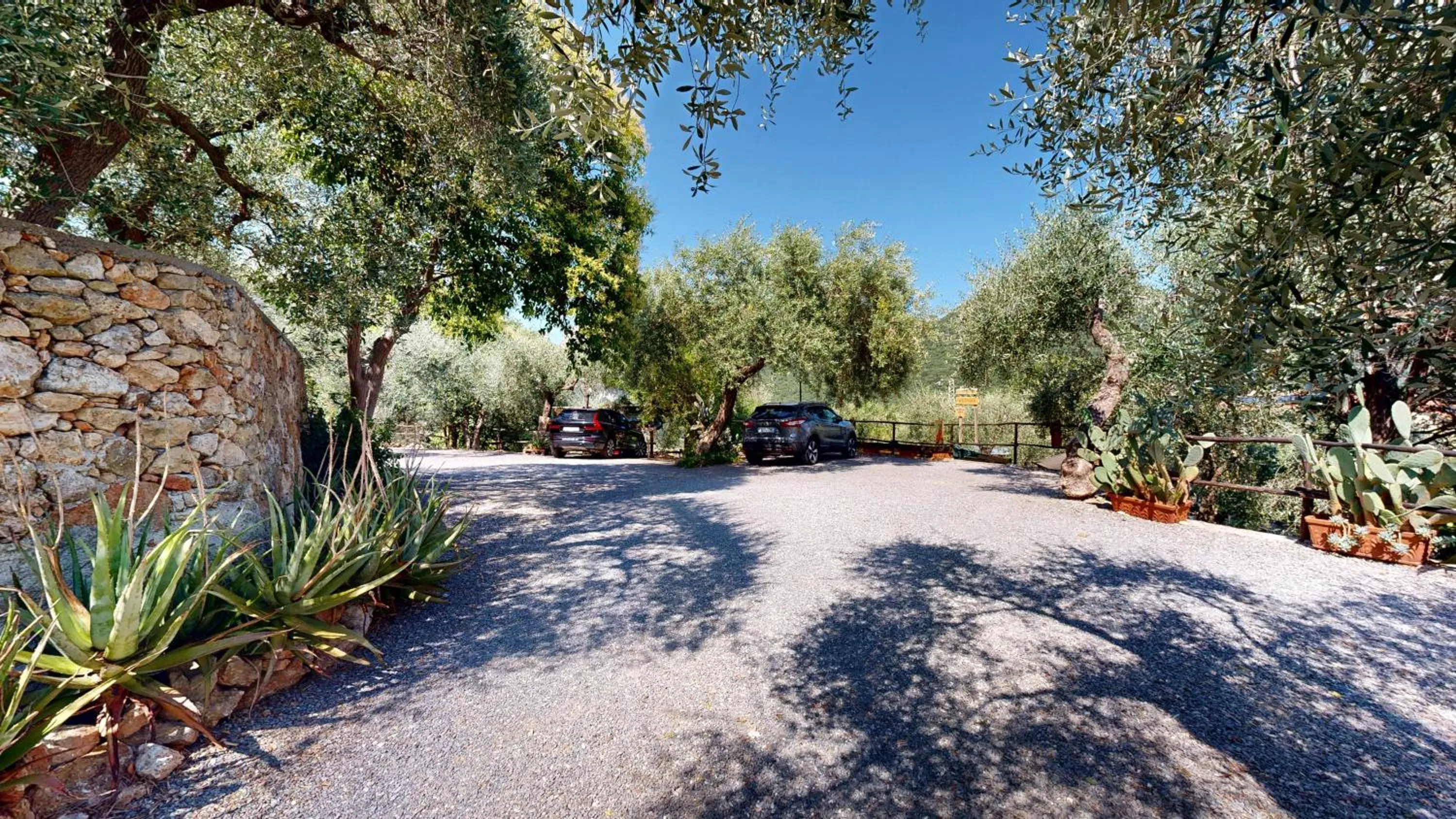 Parking in Ai Cinque Campanili