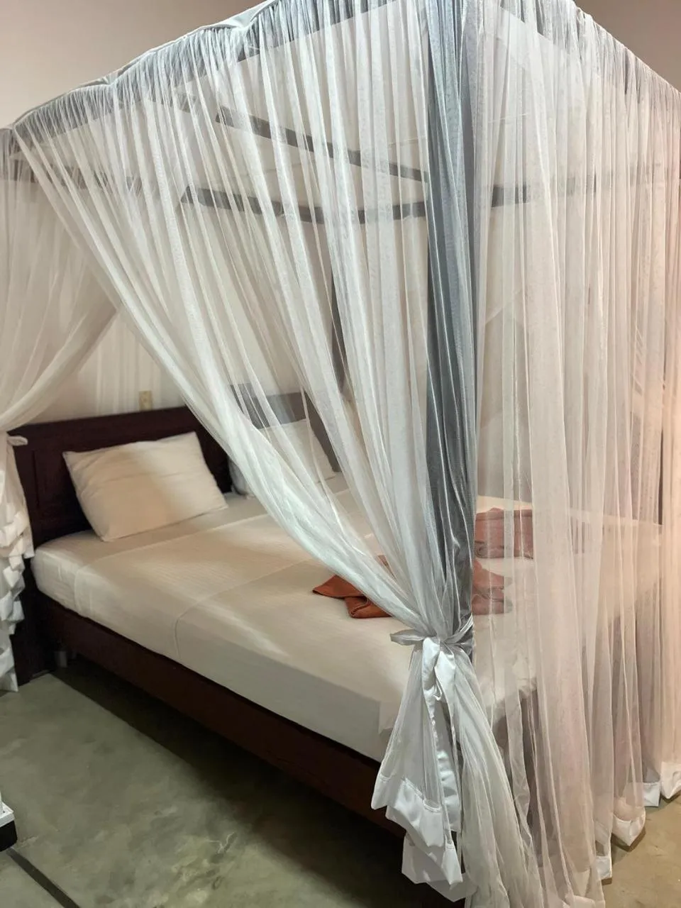 Bedroom, Bed in Lucky Tuna