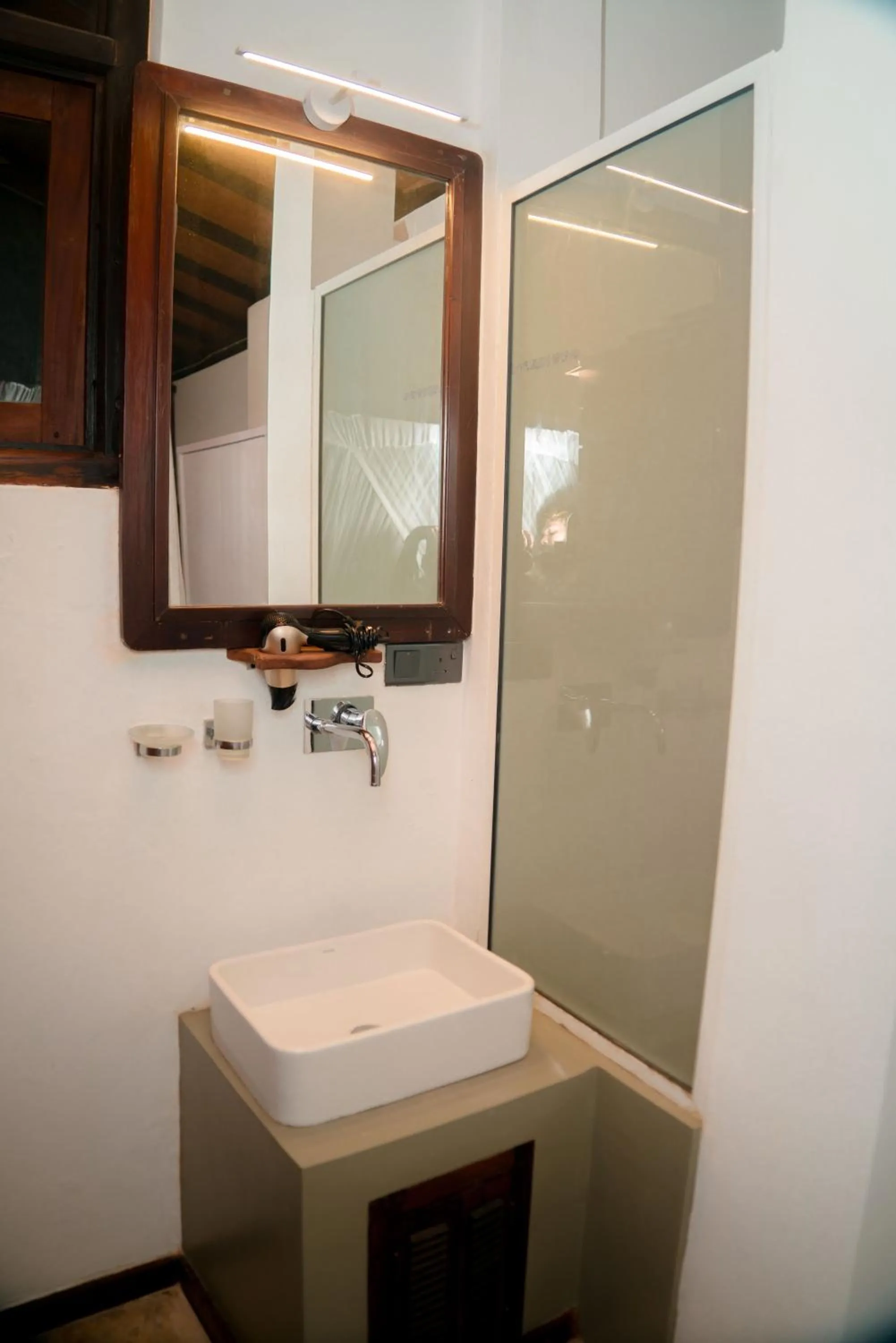 Bathroom in Lucky Tuna