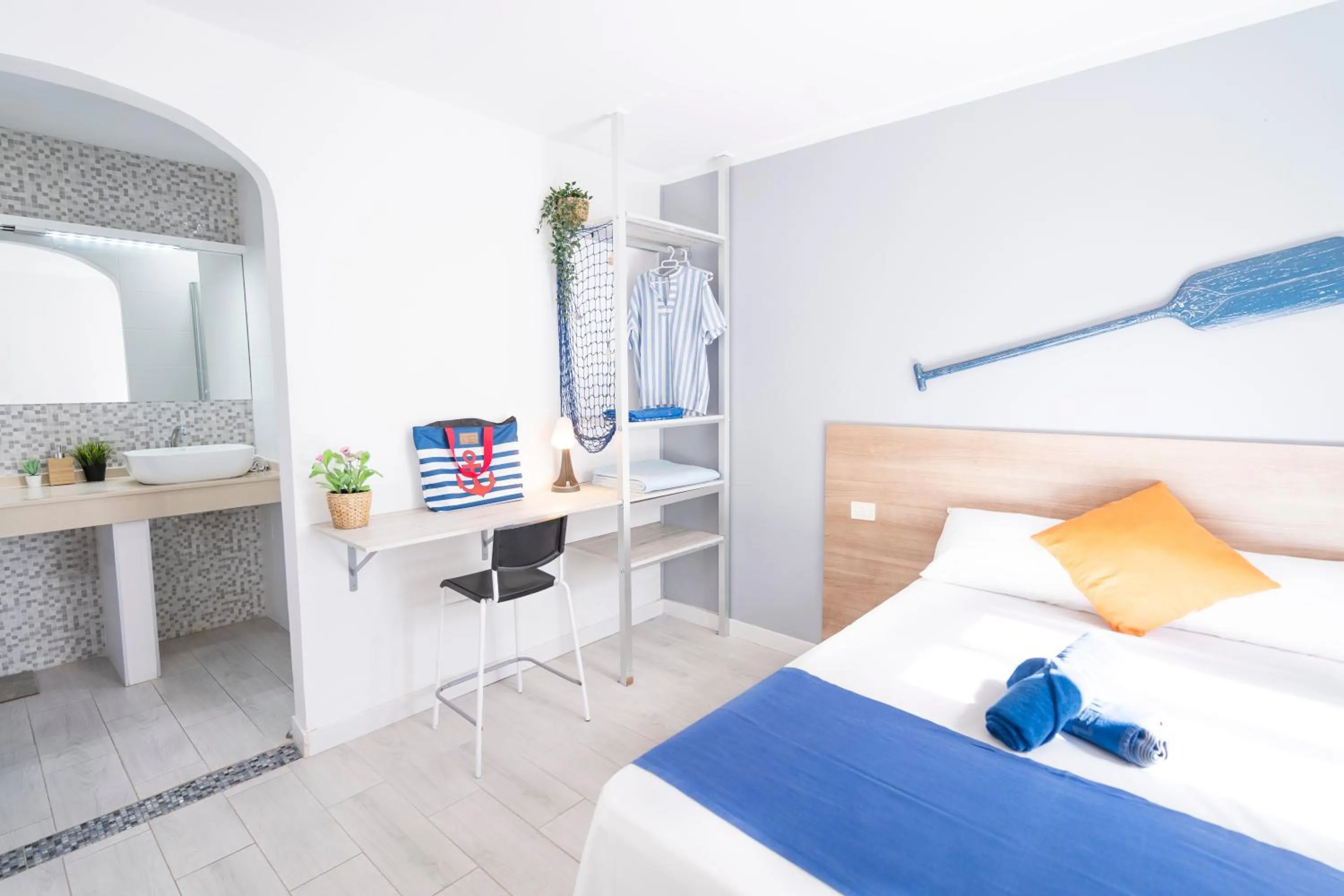 View (from property/room), Bed in Hostel Neon Tenerife