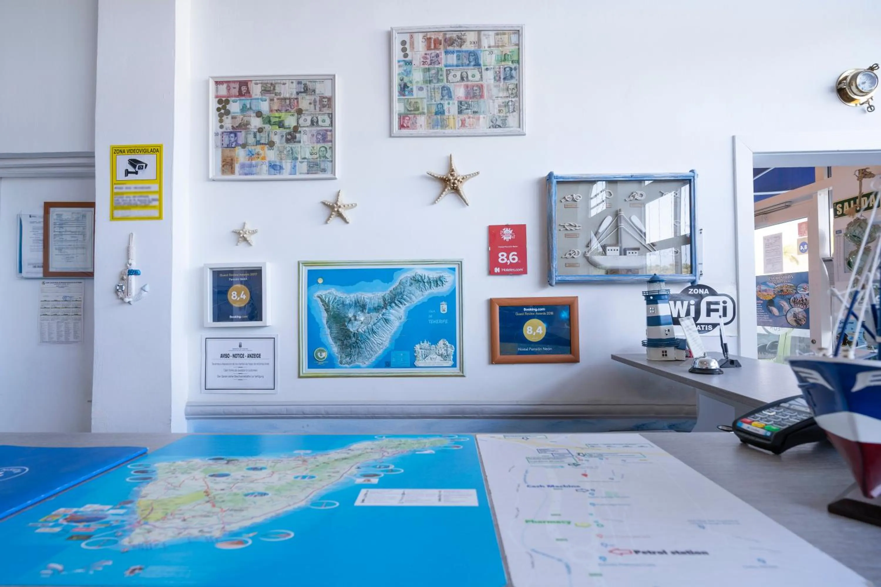 Lobby or reception in Hostel Neon Tenerife