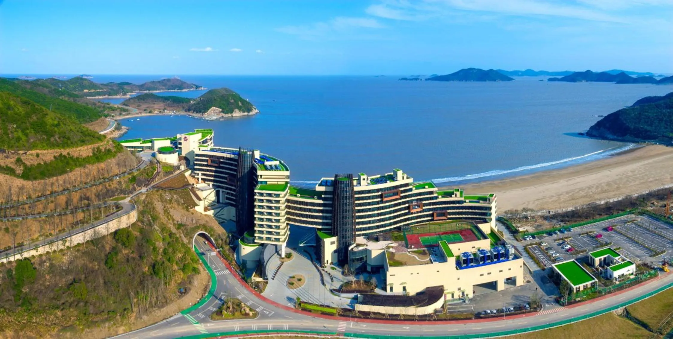 Property building in Crowne Plaza Ningbo Xiangshan Sea View by IHG