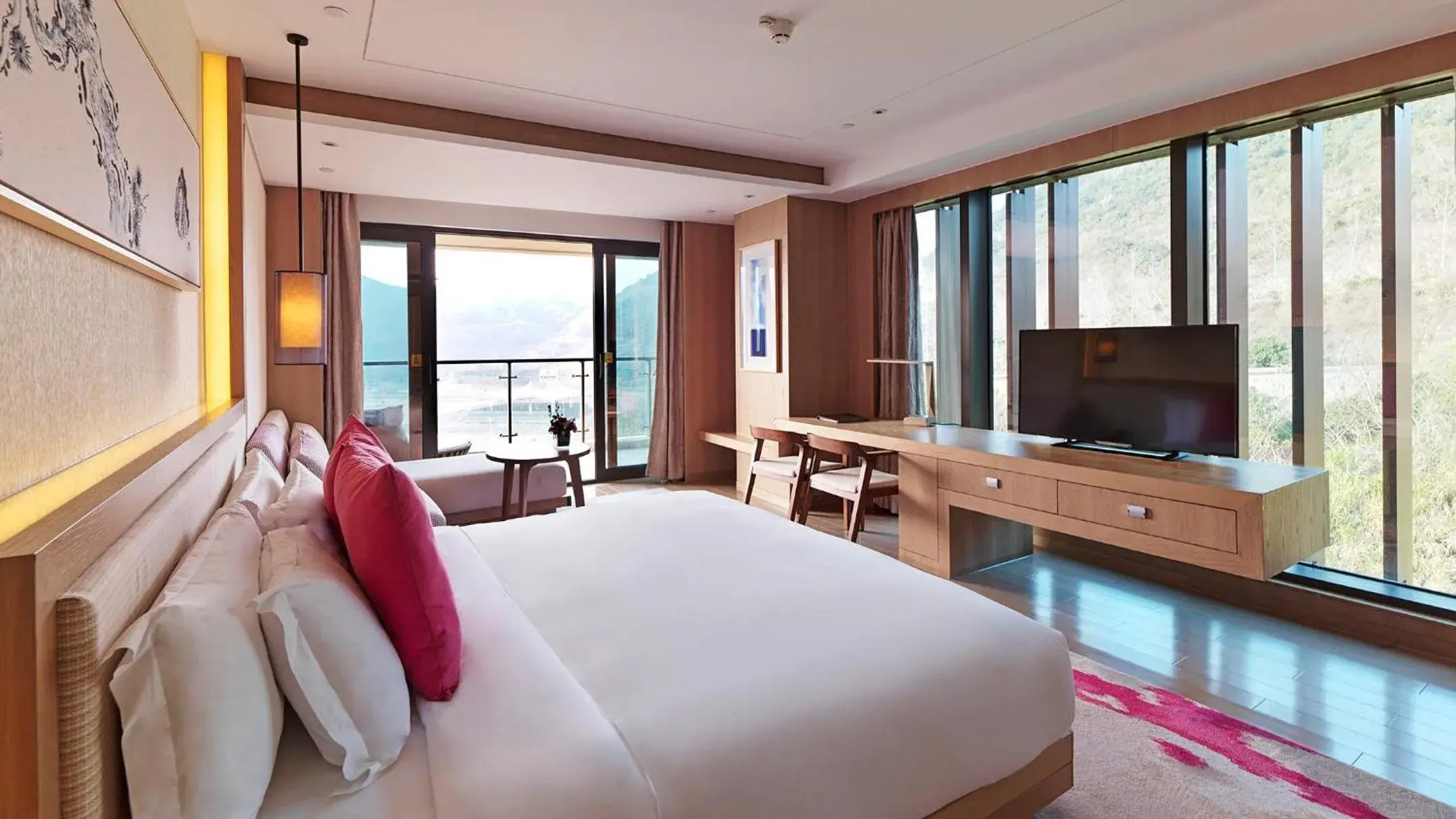 King Room with Mountain View in Crowne Plaza Ningbo Xiangshan Sea View by IHG King Room with Mountain View in Crowne Plaza Ningbo Xiangshan Sea View by IHG