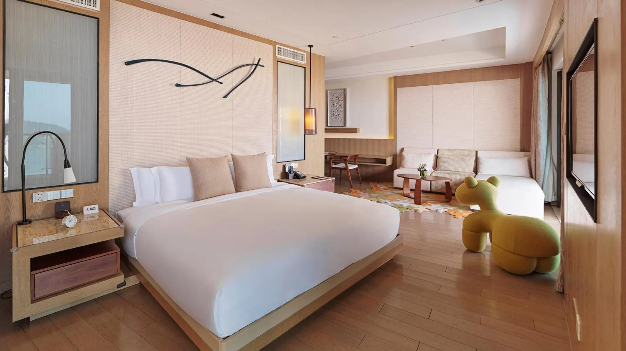 Photo of the whole room, Bed in Crowne Plaza Ningbo Xiangshan Sea View by IHG
