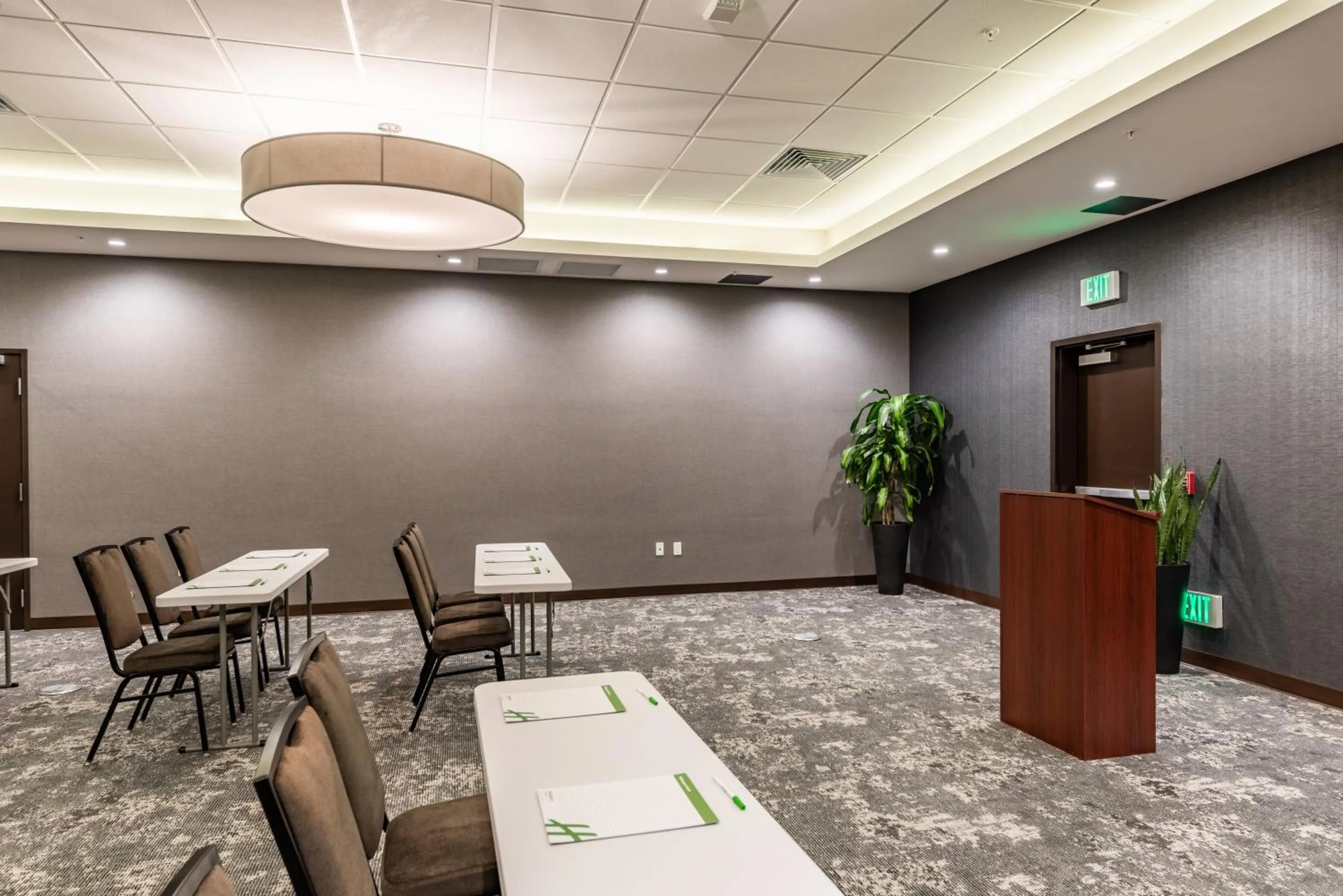 Meeting/conference room in Holiday Inn & Suites Silicon Valley - Milpitas by IHG