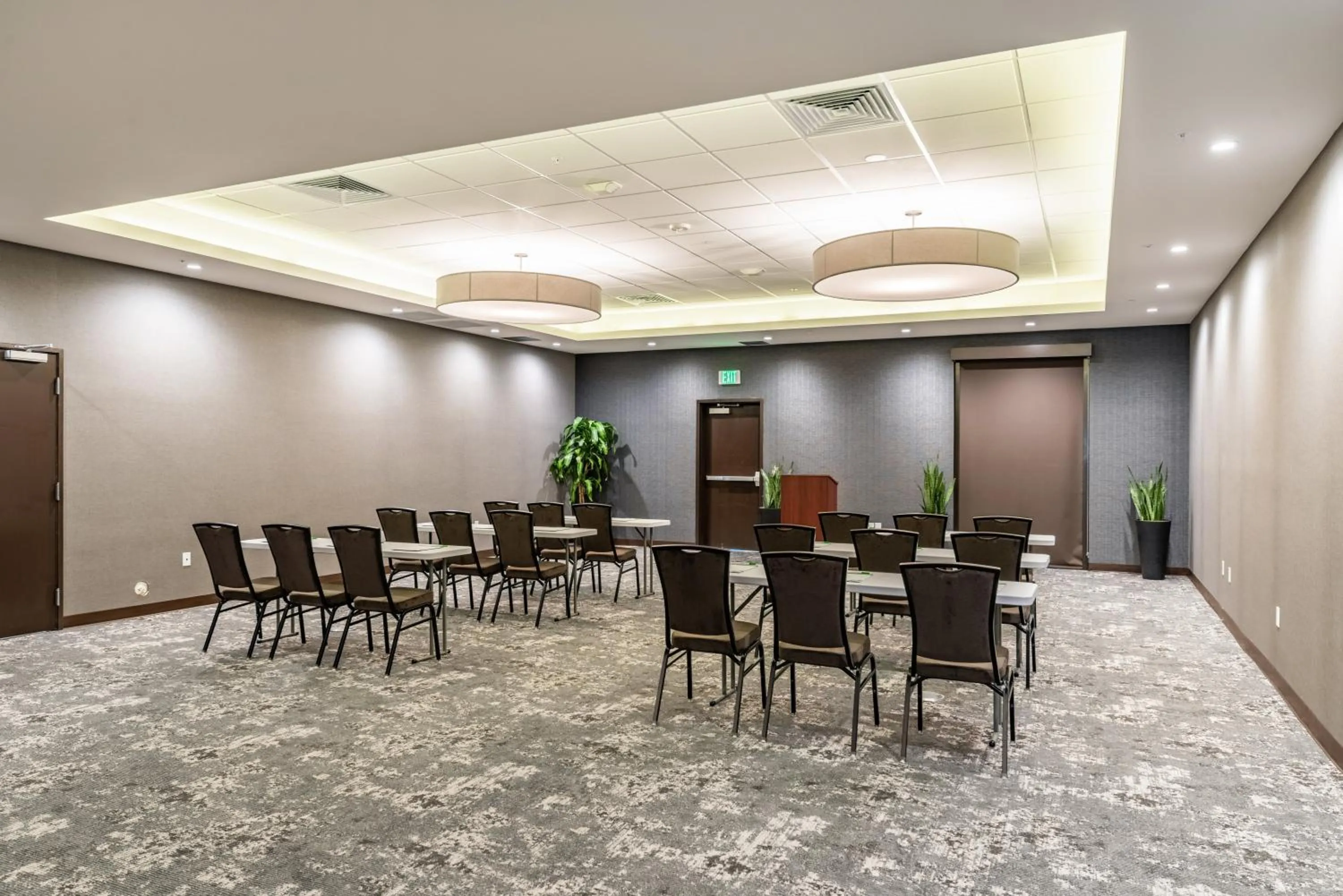 Meeting/conference room in Holiday Inn & Suites Silicon Valley - Milpitas by IHG
