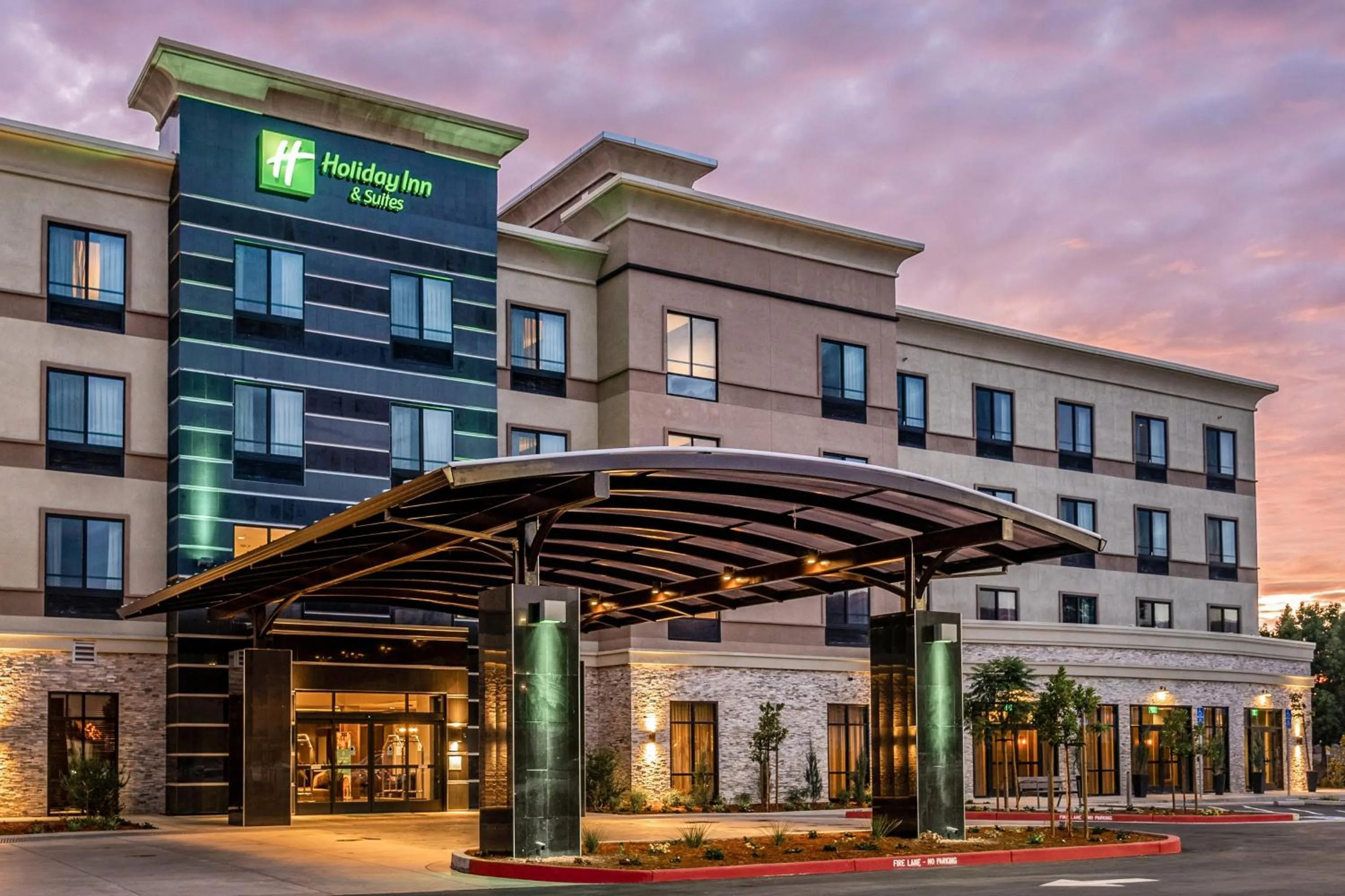 Property building in Holiday Inn & Suites Silicon Valley - Milpitas by IHG