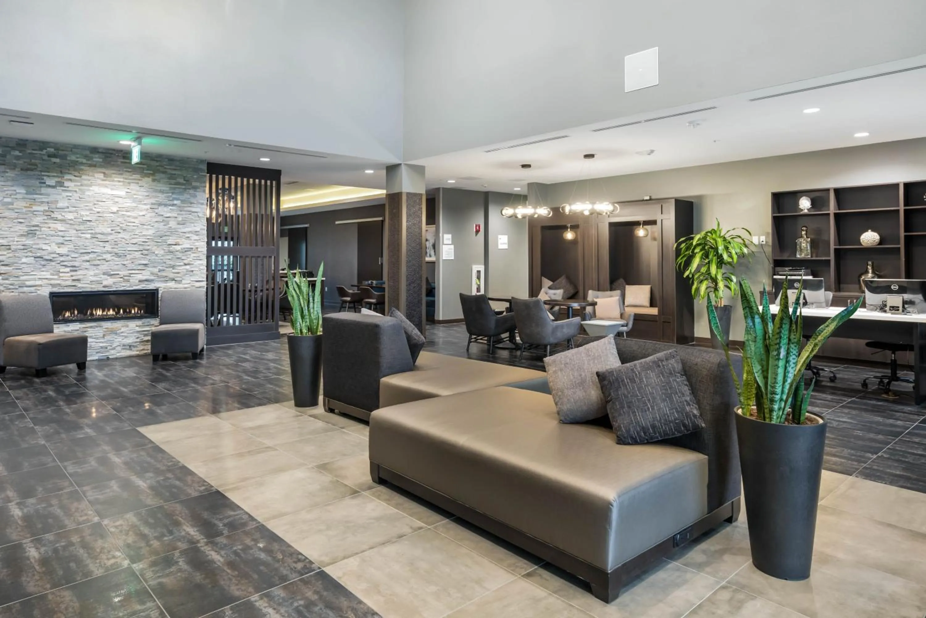 Property building in Holiday Inn & Suites Silicon Valley - Milpitas by IHG