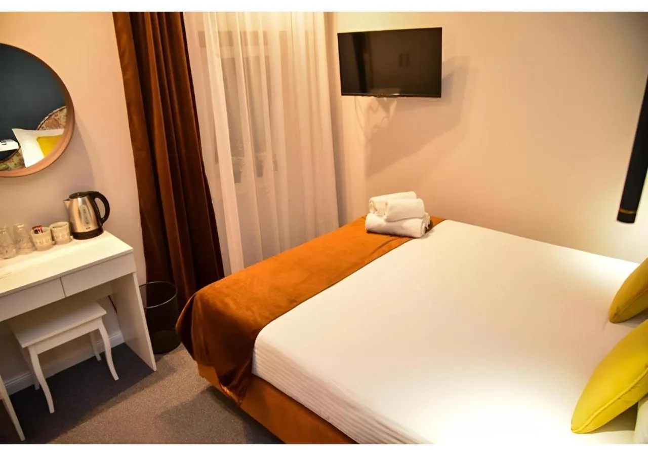 Bed in Hotel Bohemian Garni - Skadarlija