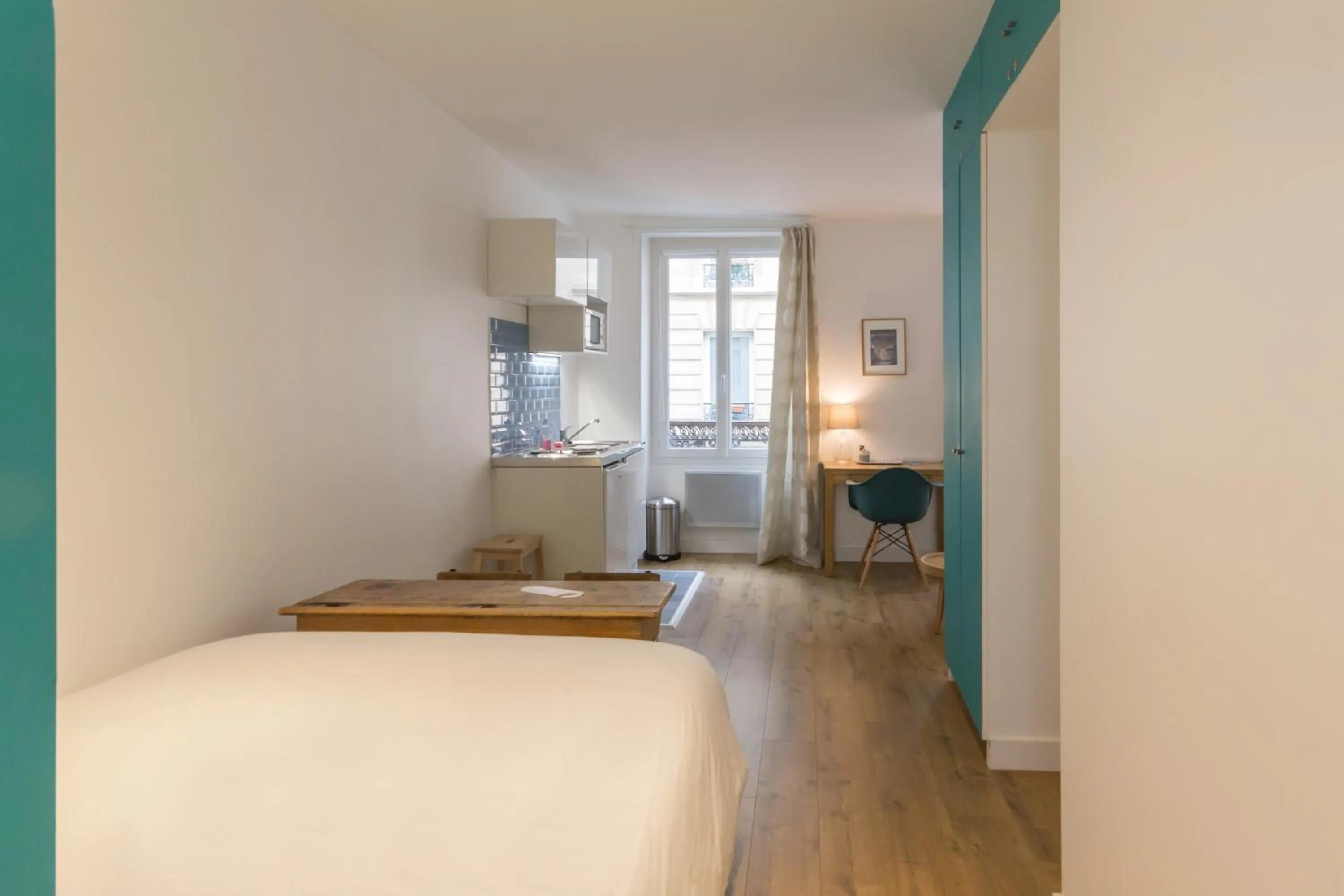 Decorative detail, Bed in Les Toits de Paris