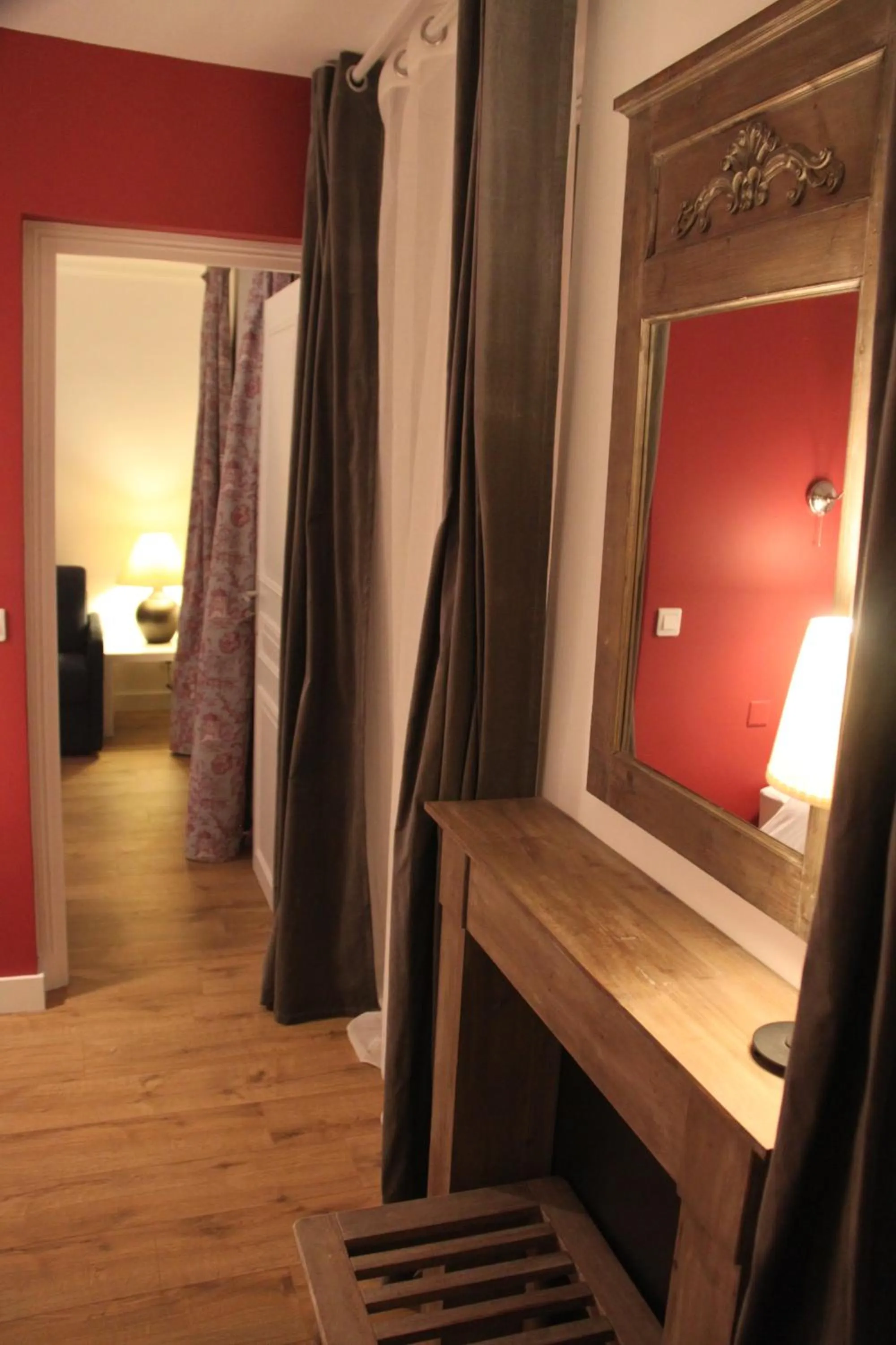 Decorative detail, Bed in Les Toits de Paris