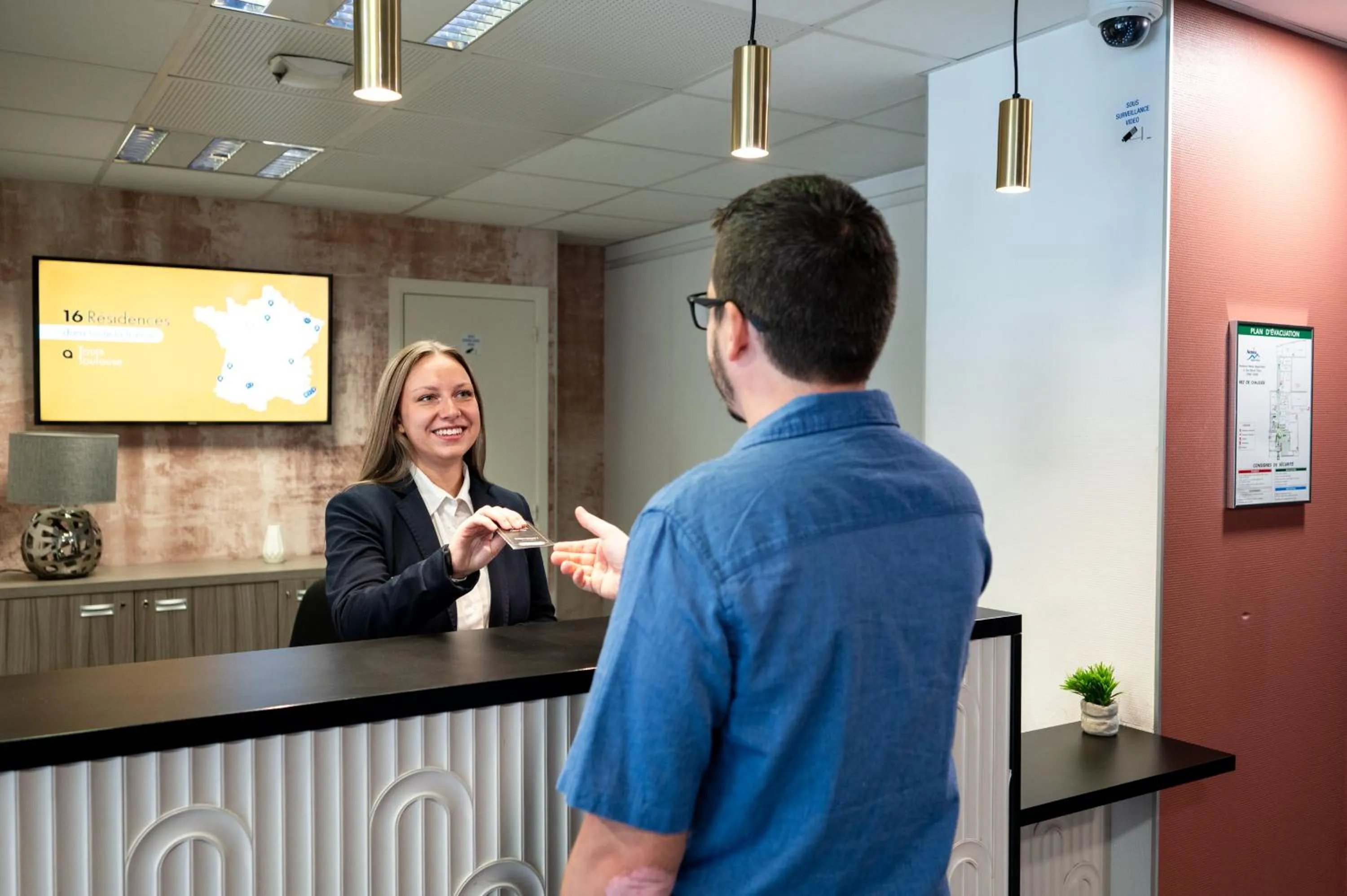 Lobby or reception in Nemea Appart Hotel Quai Victor Tours Centre