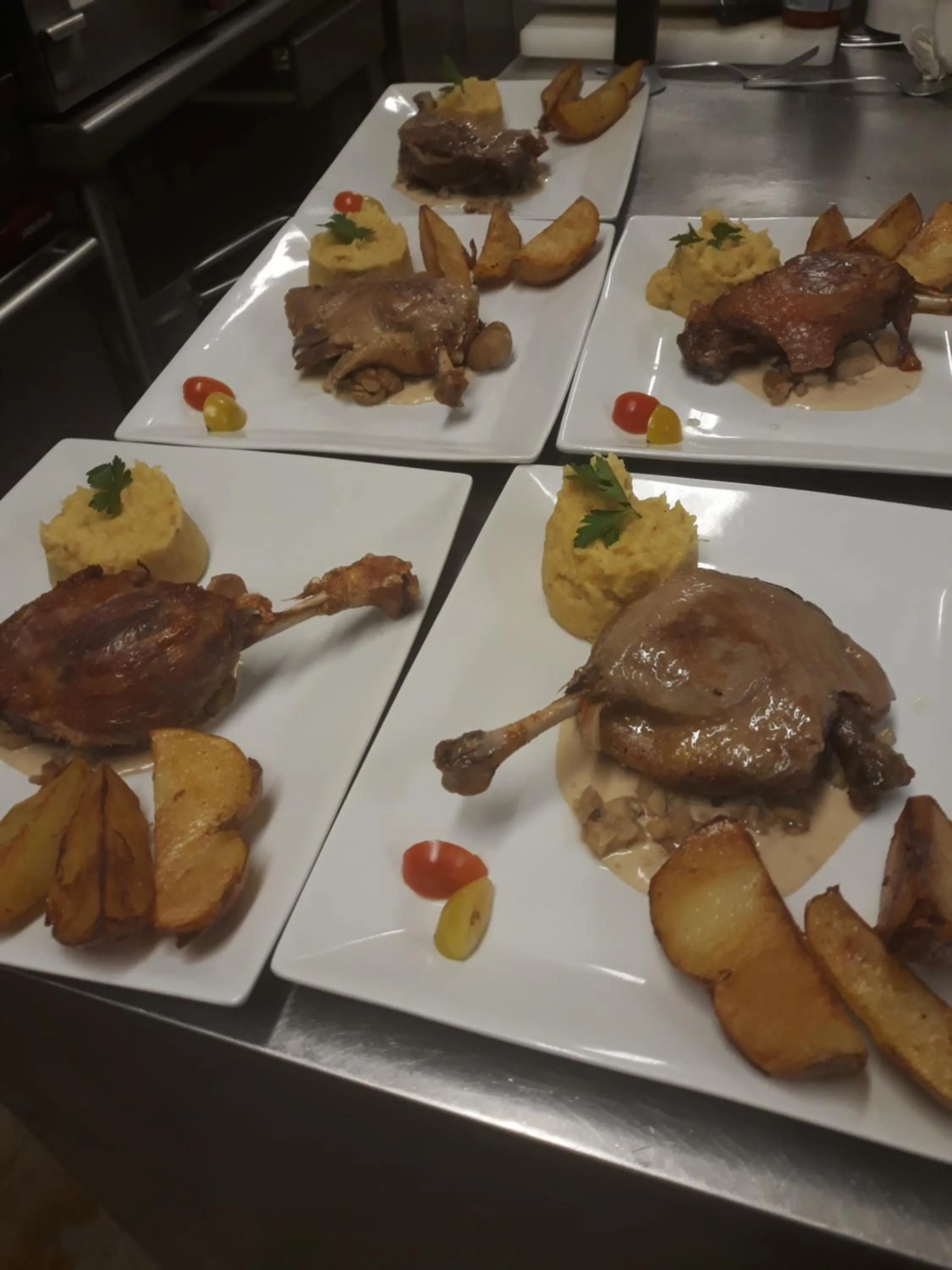 Dinner in Victorian Lodge