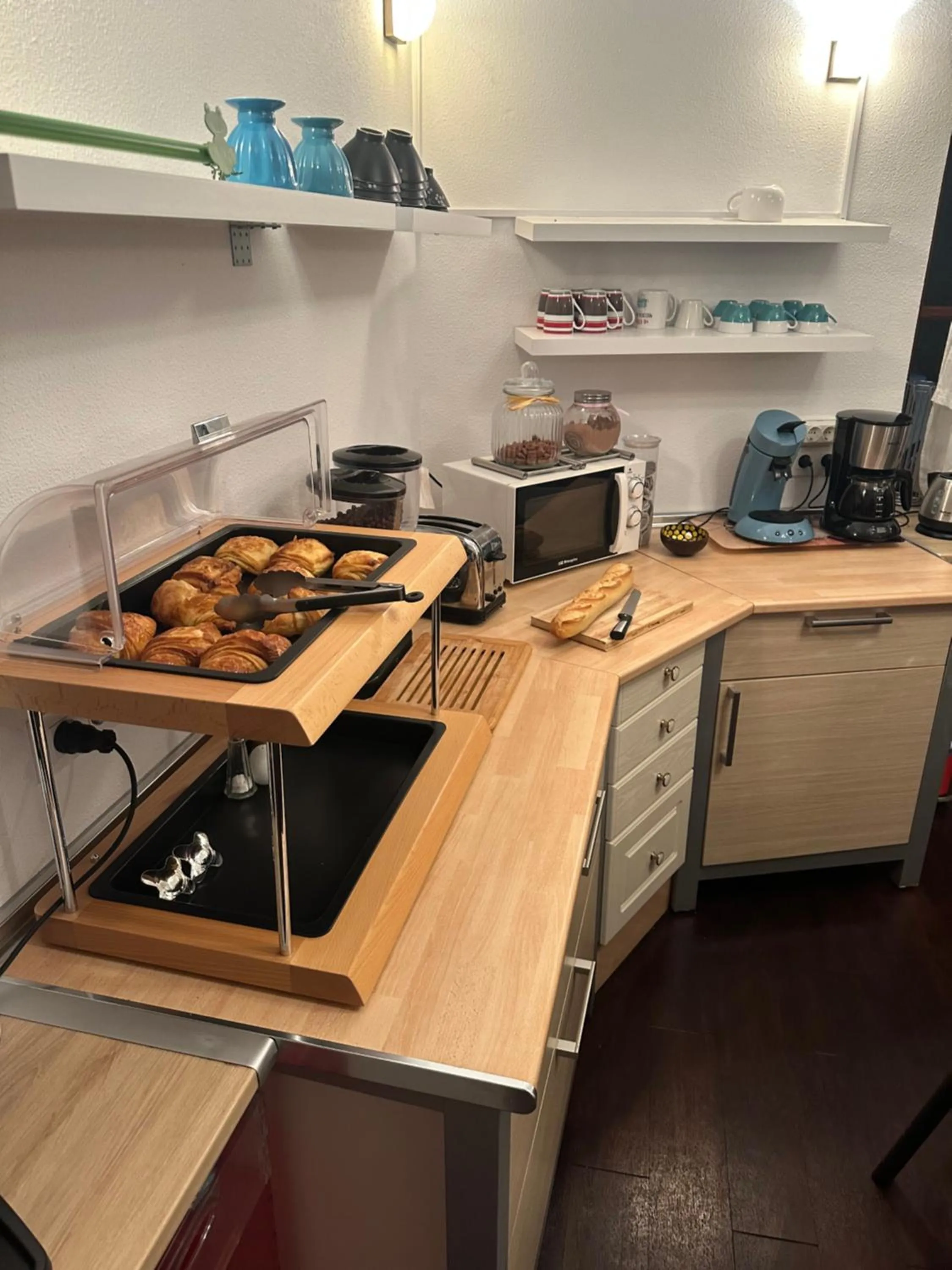 Coffee/tea facilities in Victorian Lodge