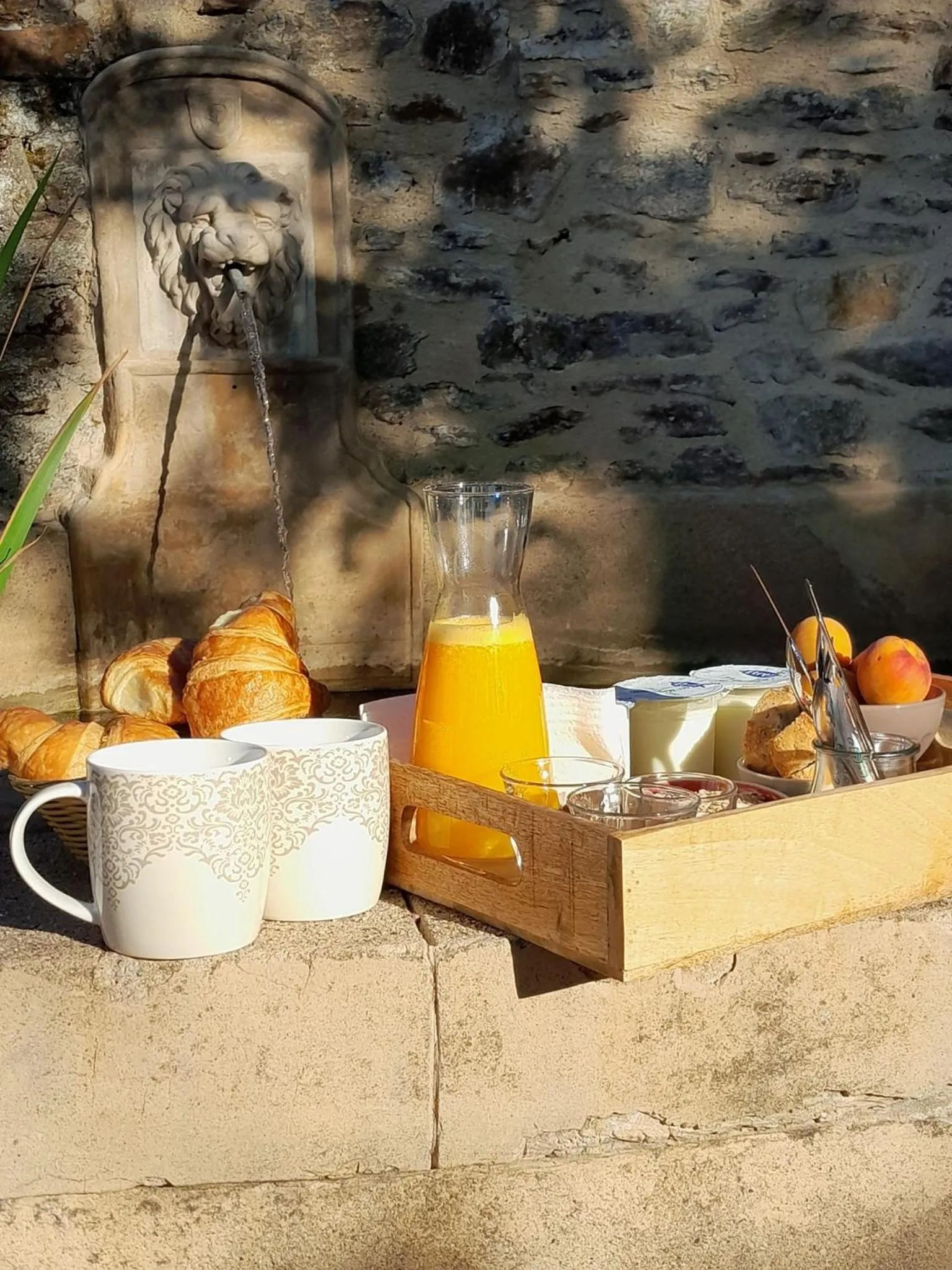 Food and drinks in Chateau De Riverie chambres et table d'hôtes