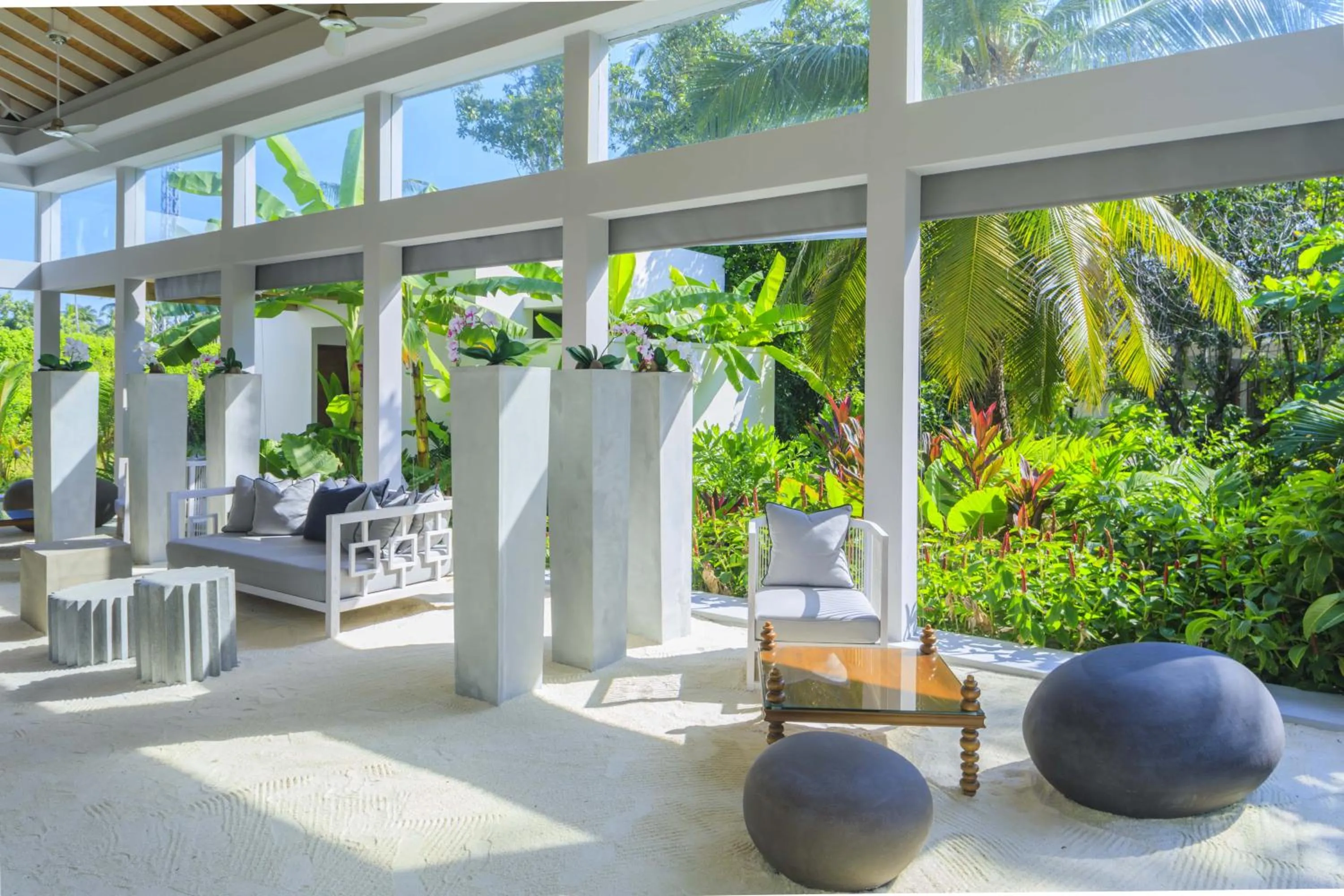 Lobby or reception in Niva Dhigali Maldives - A Premium All-Inclusive Resort