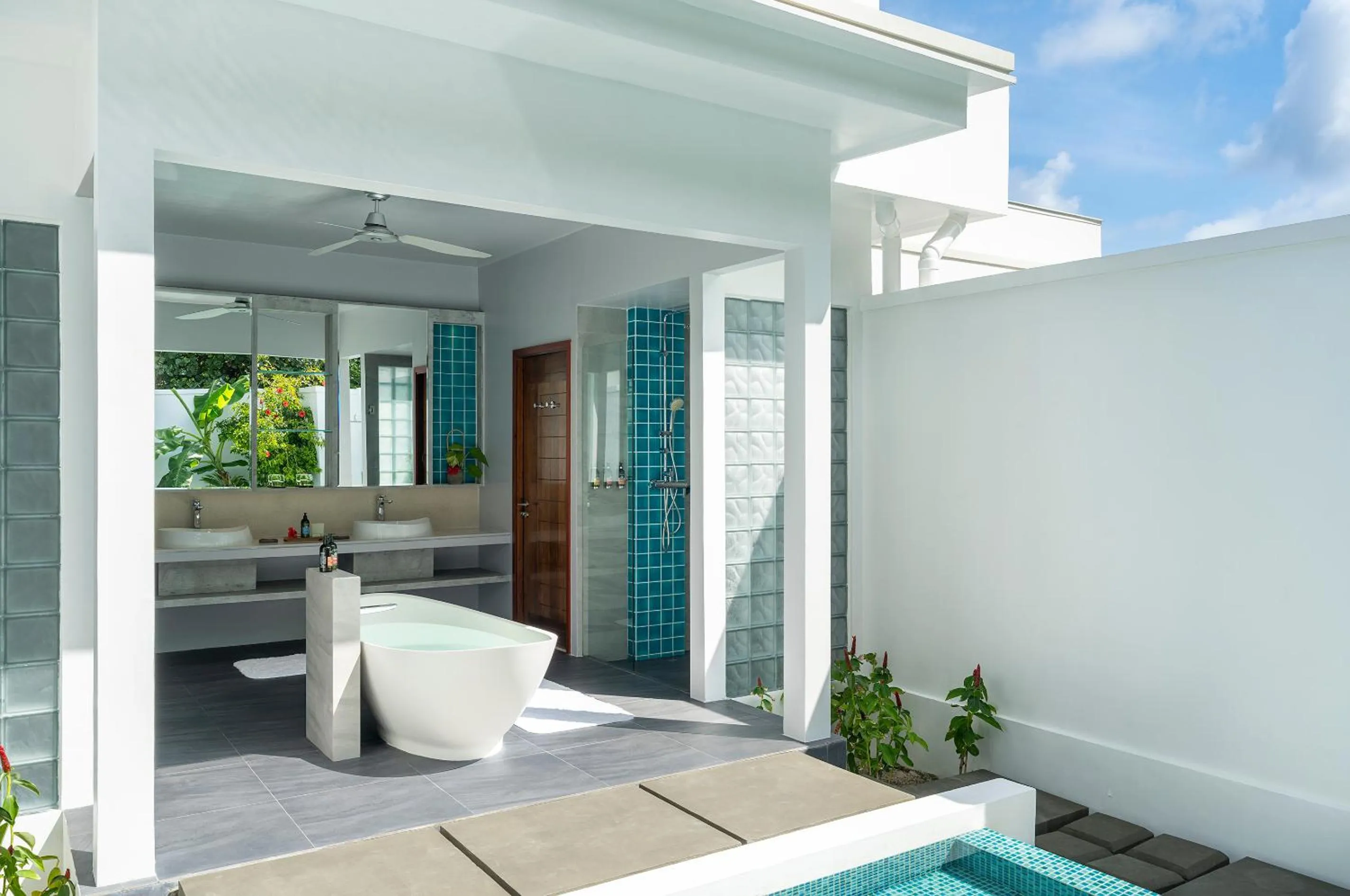 Bathroom in Niva Dhigali Maldives - A Premium All-Inclusive Resort