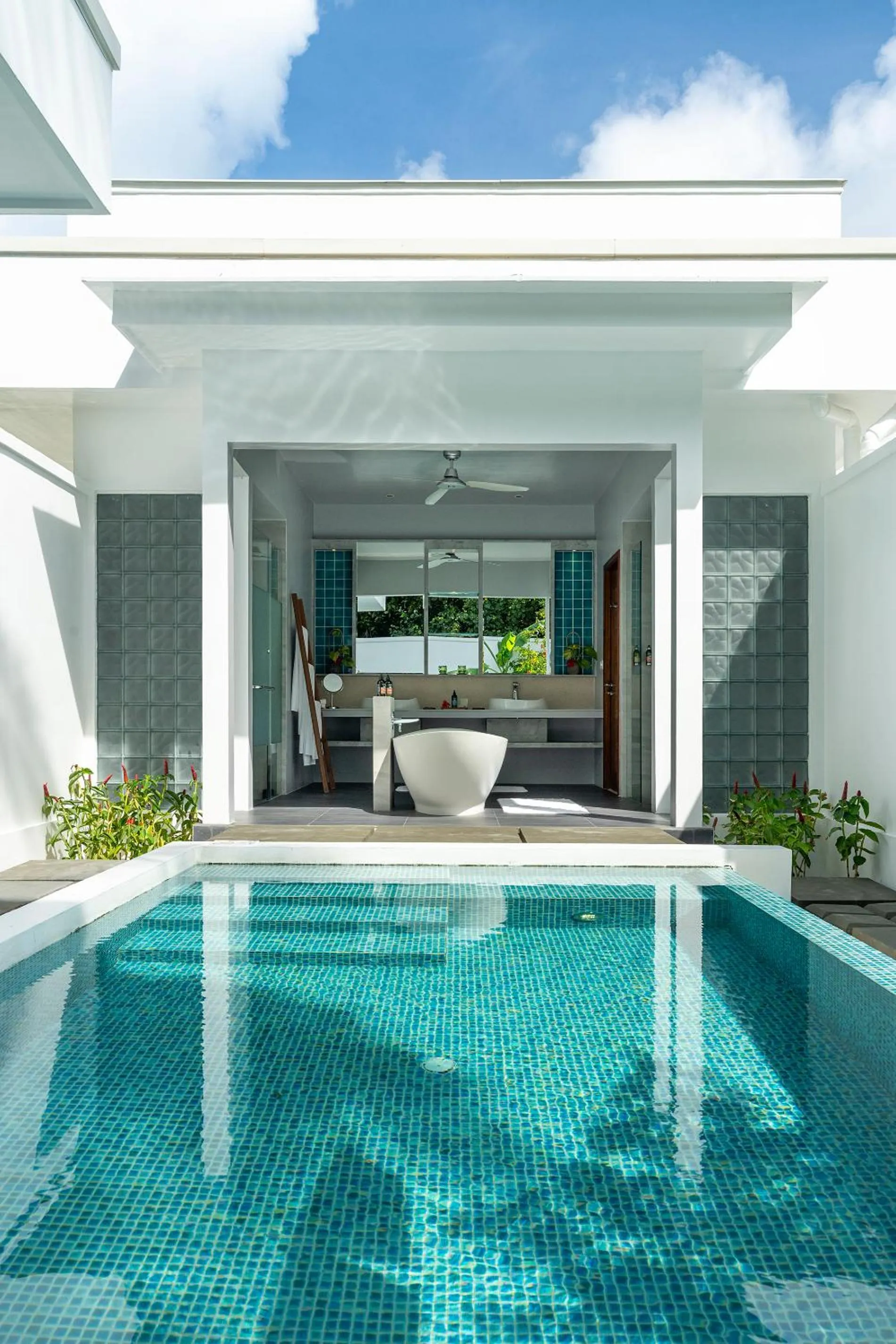 Swimming pool in Niva Dhigali Maldives - A Premium All-Inclusive Resort