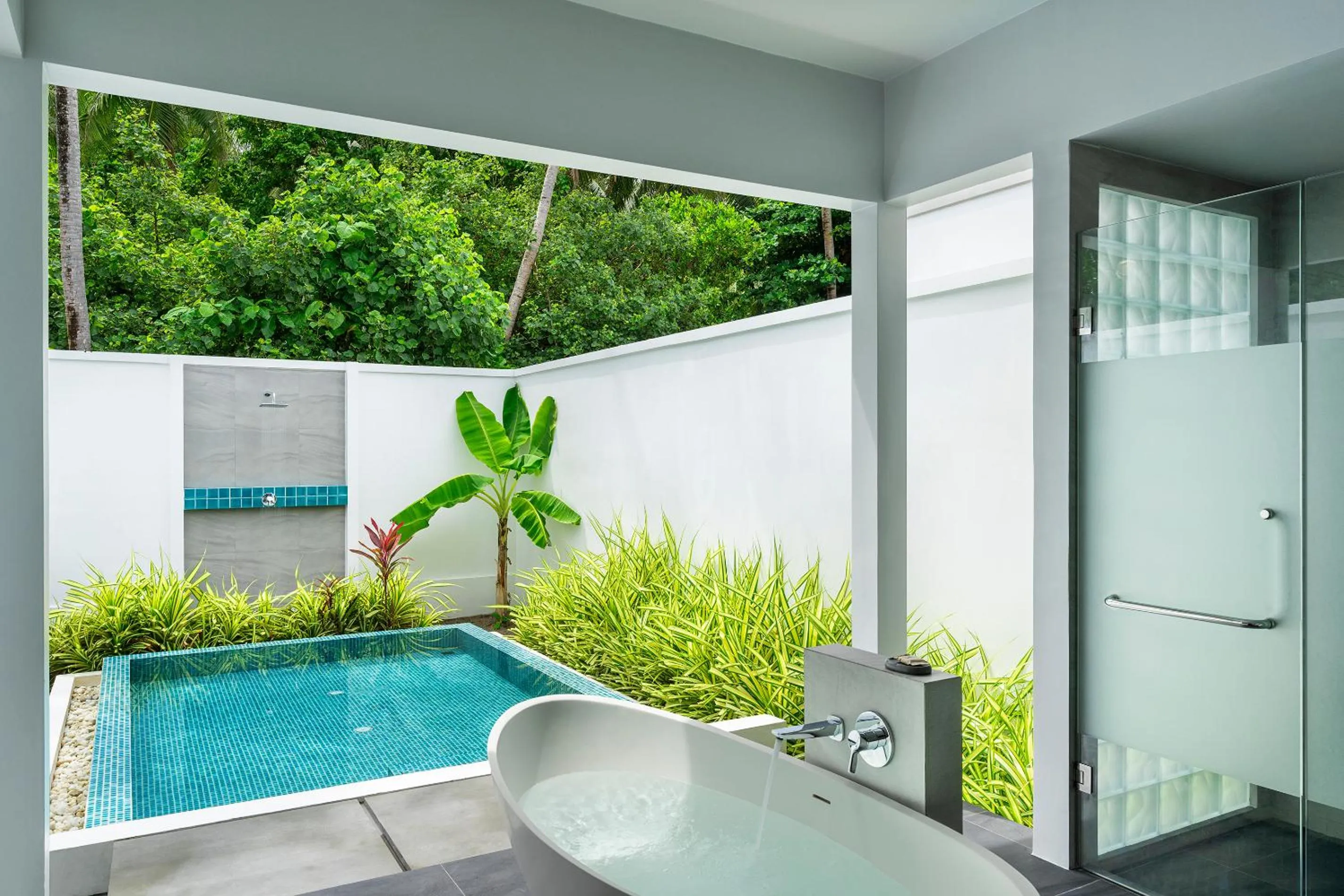 Bathroom in Niva Dhigali Maldives - A Premium All-Inclusive Resort