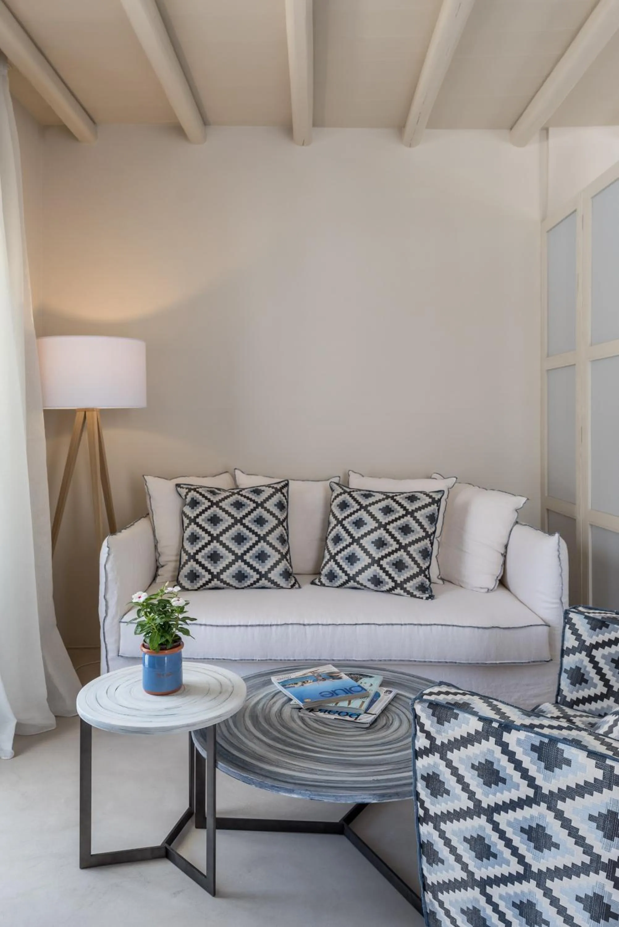 Living room in Sifnos House - Rooms and SPA