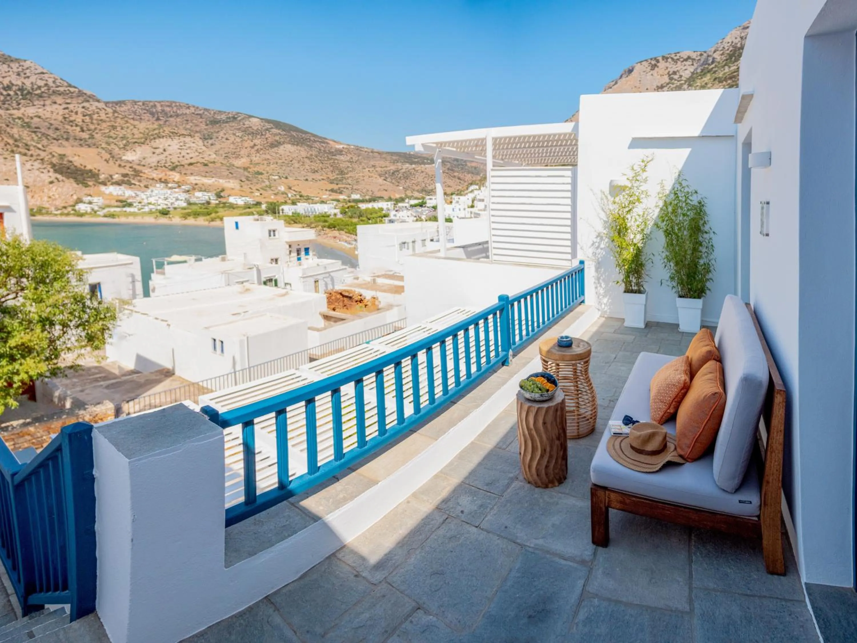 Balcony/Terrace in Sifnos House - Rooms and SPA