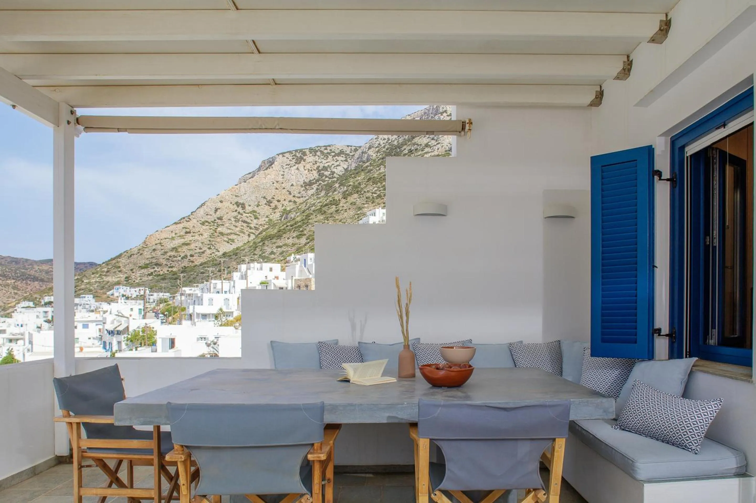 Balcony/Terrace in Sifnos House - Rooms and SPA
