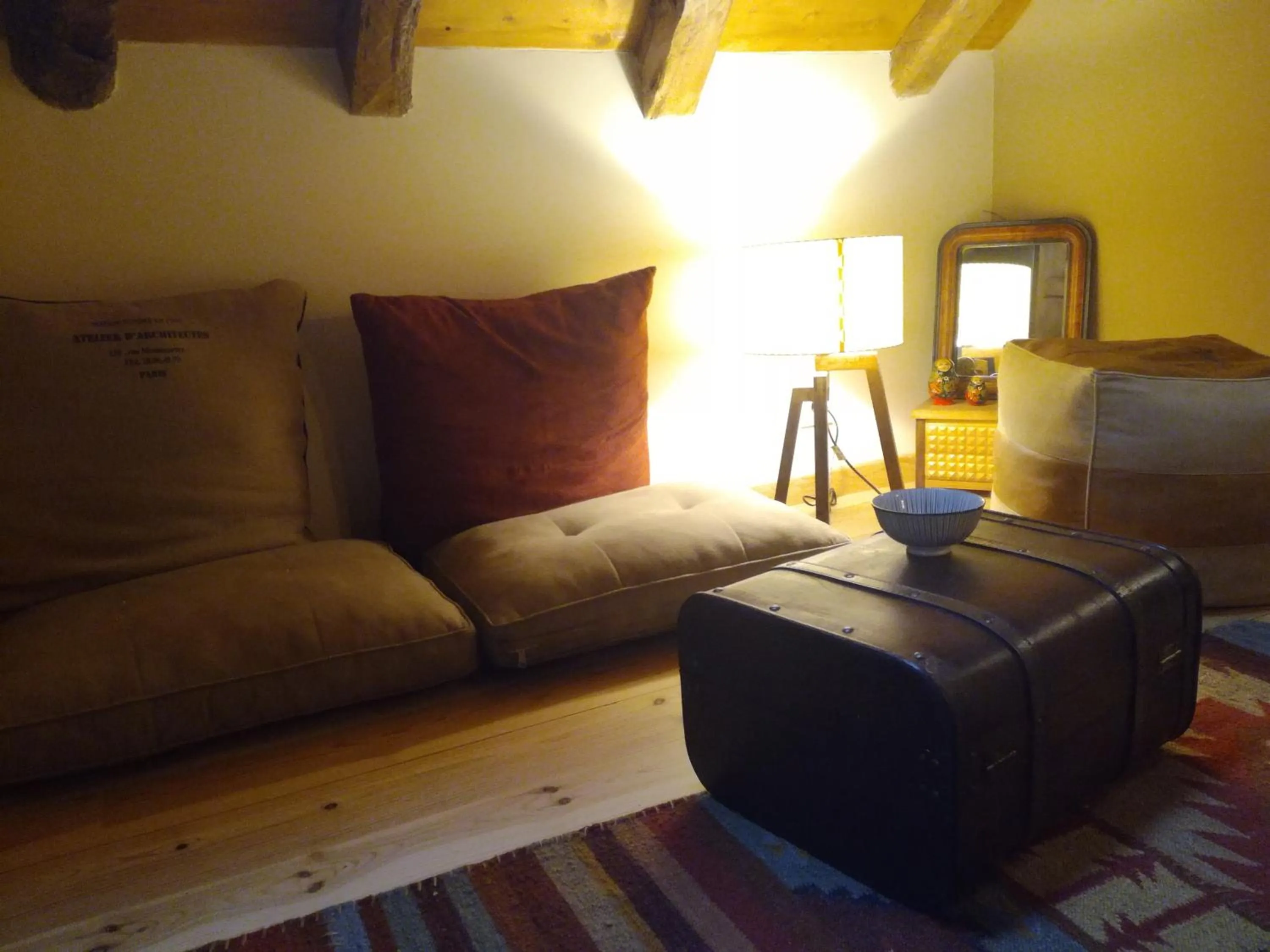 Decorative detail, Bed in chambres et table d'hôtes du Péré