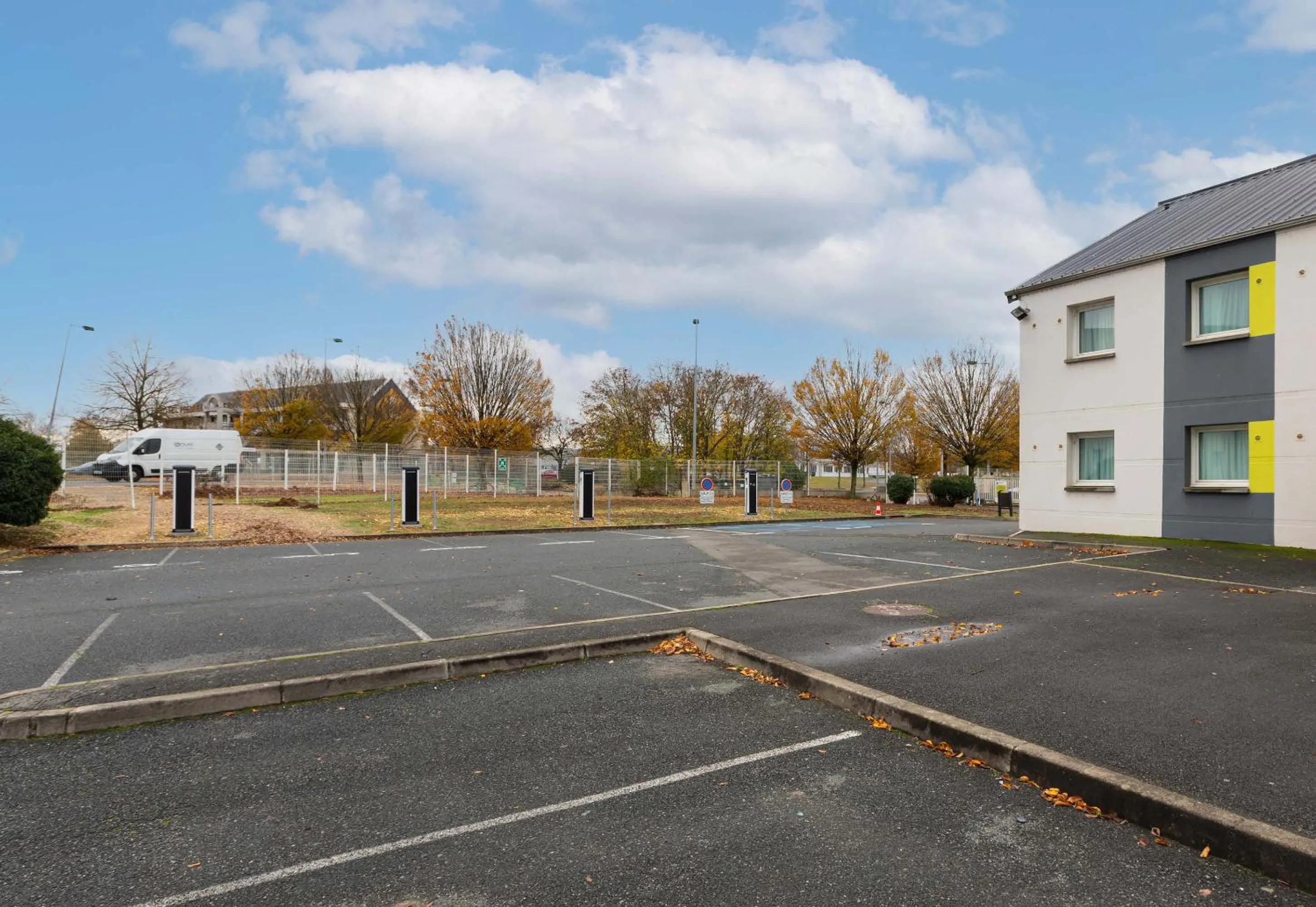 Parking in B&B HOTEL Bourges 2