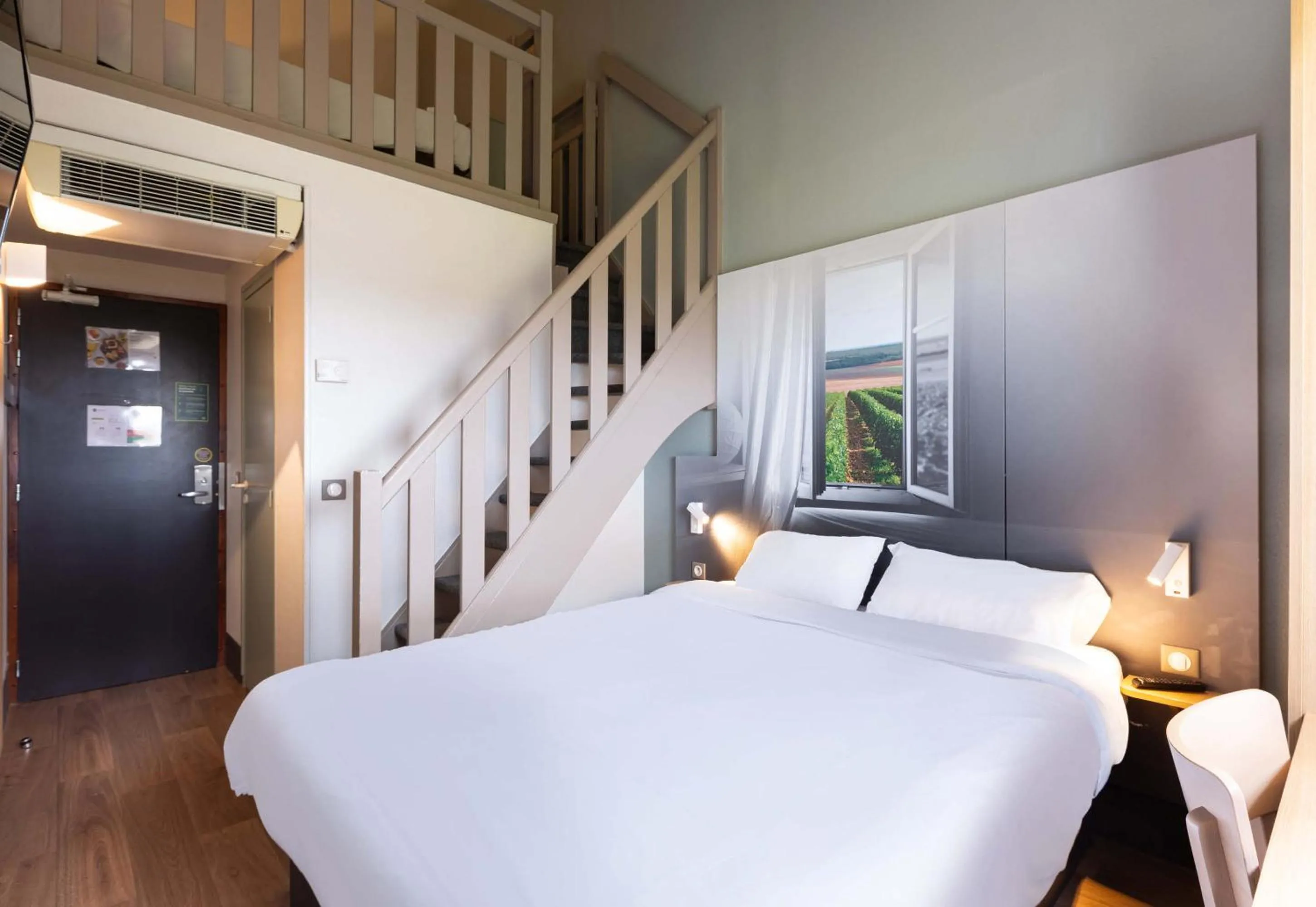 Bedroom, Bed in B&B HOTEL Bourges 2