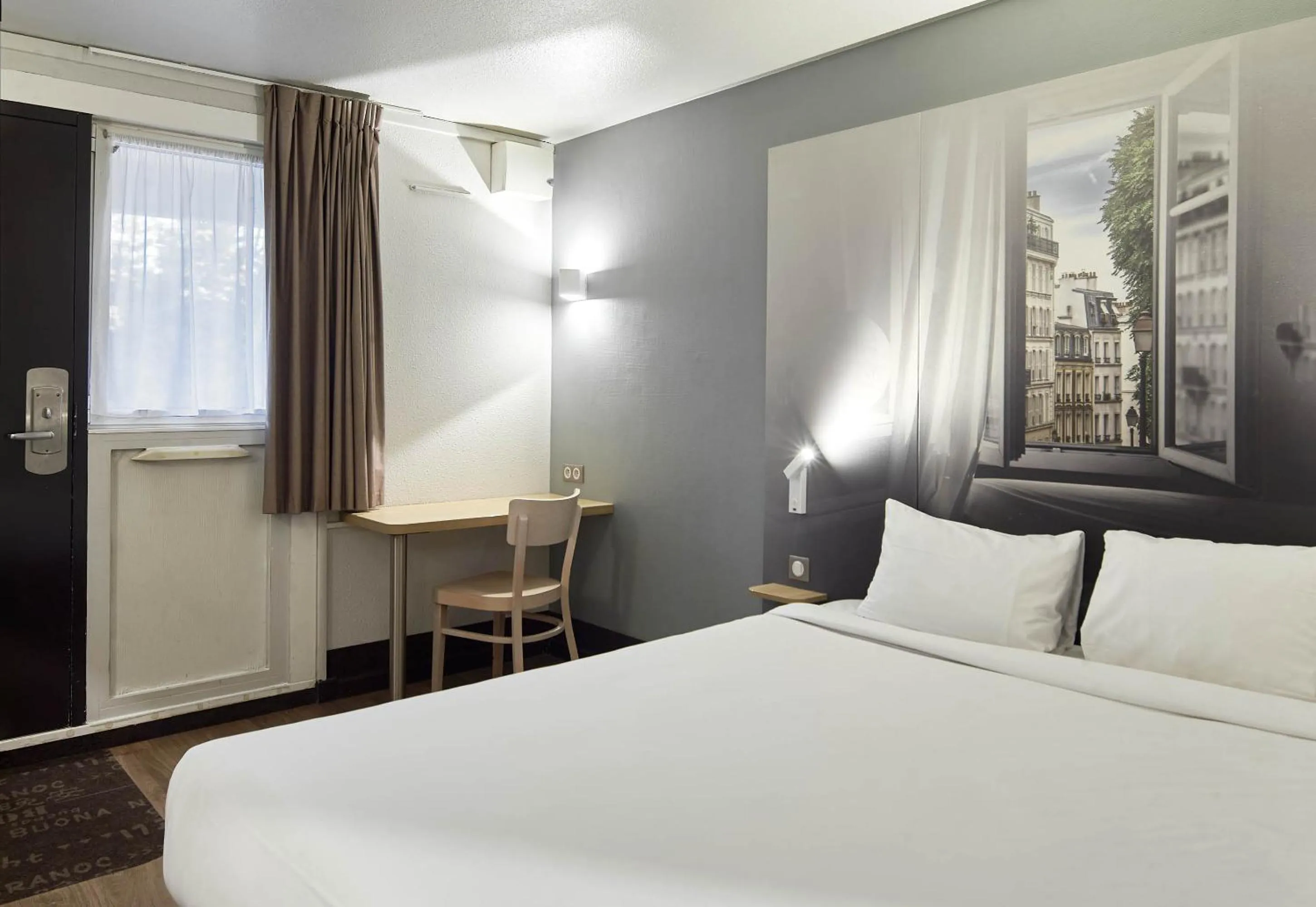 Bedroom, Bed in B&B HOTEL La Queue En Brie