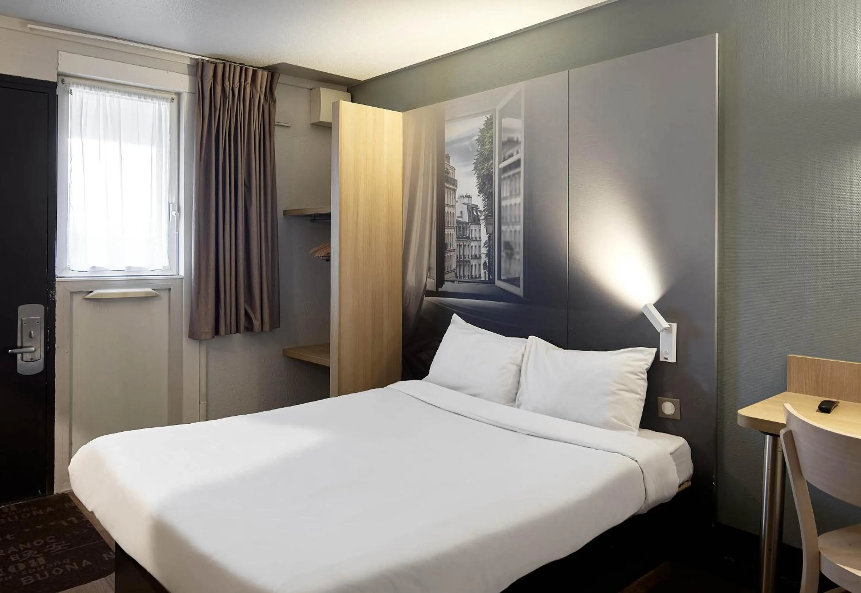 Bedroom, Bed in B&B HOTEL La Queue En Brie