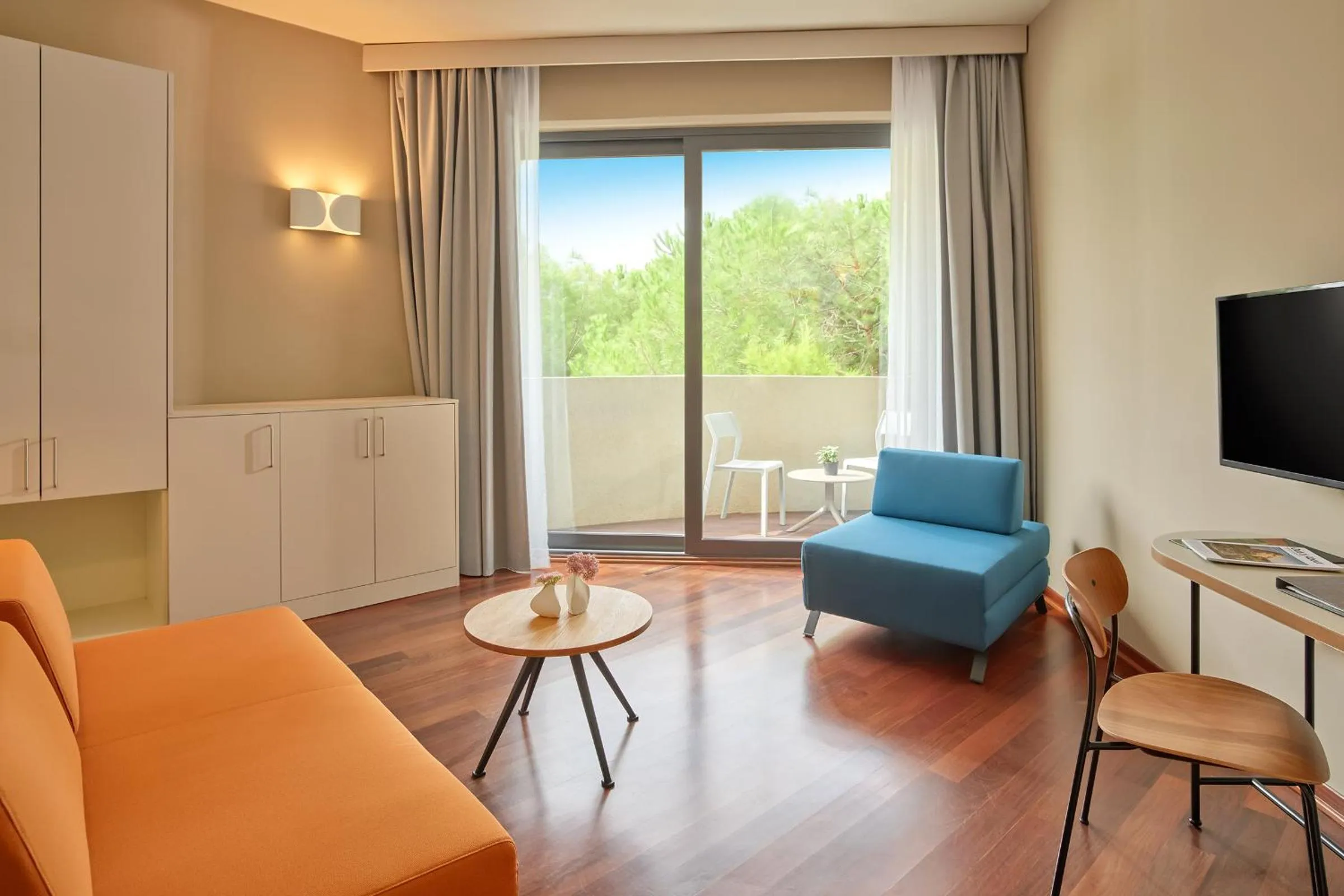 Communal lounge/ TV room in Maistra Select Island Hotel Istra